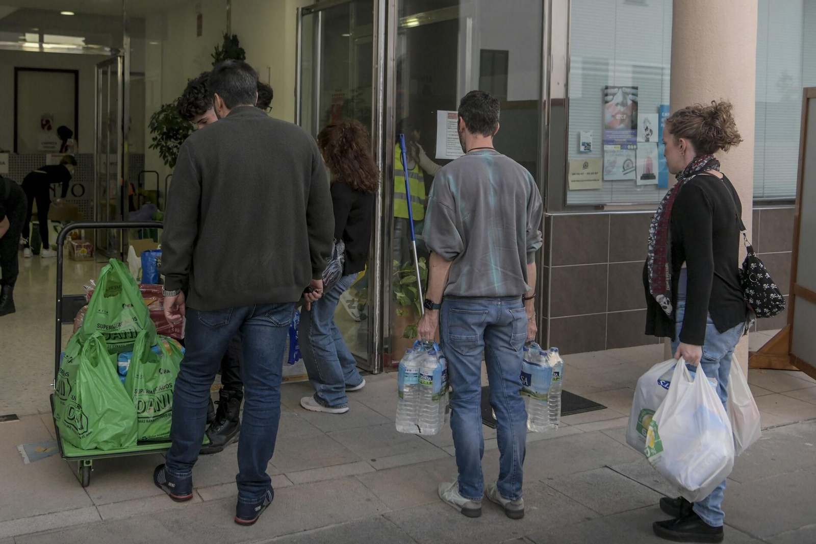Galería | Granada se entrega a los afectados por la DANA de Valencia con recogidas solidarias