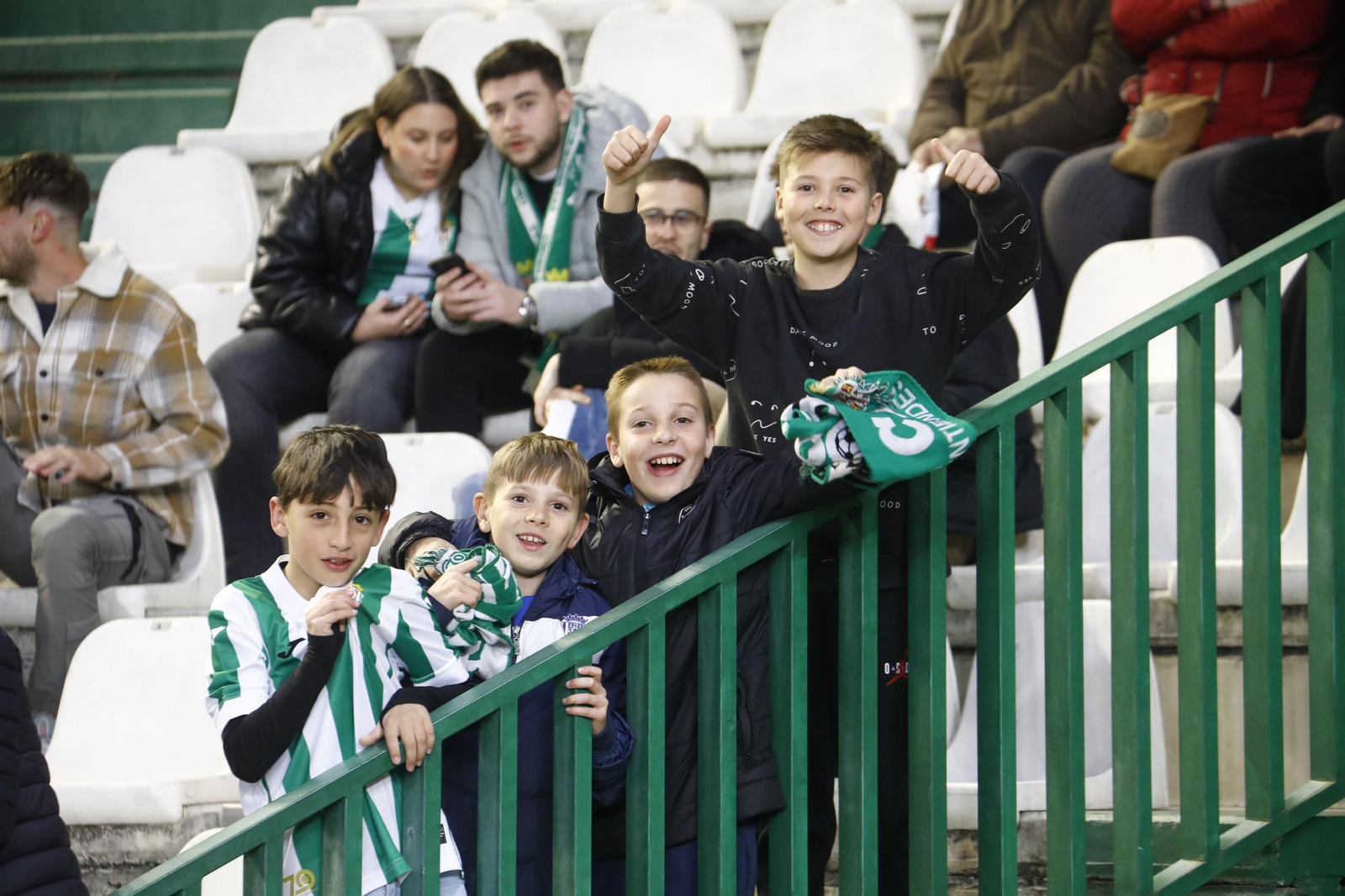 El vibrante ambiente en El Arcángel para el Córdoba CF - Sporting de Gijón