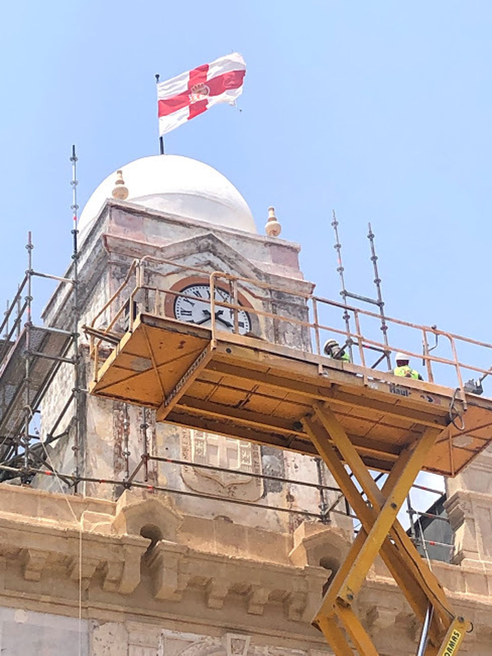 Andamios en el cupulín de la Casa Consistorial