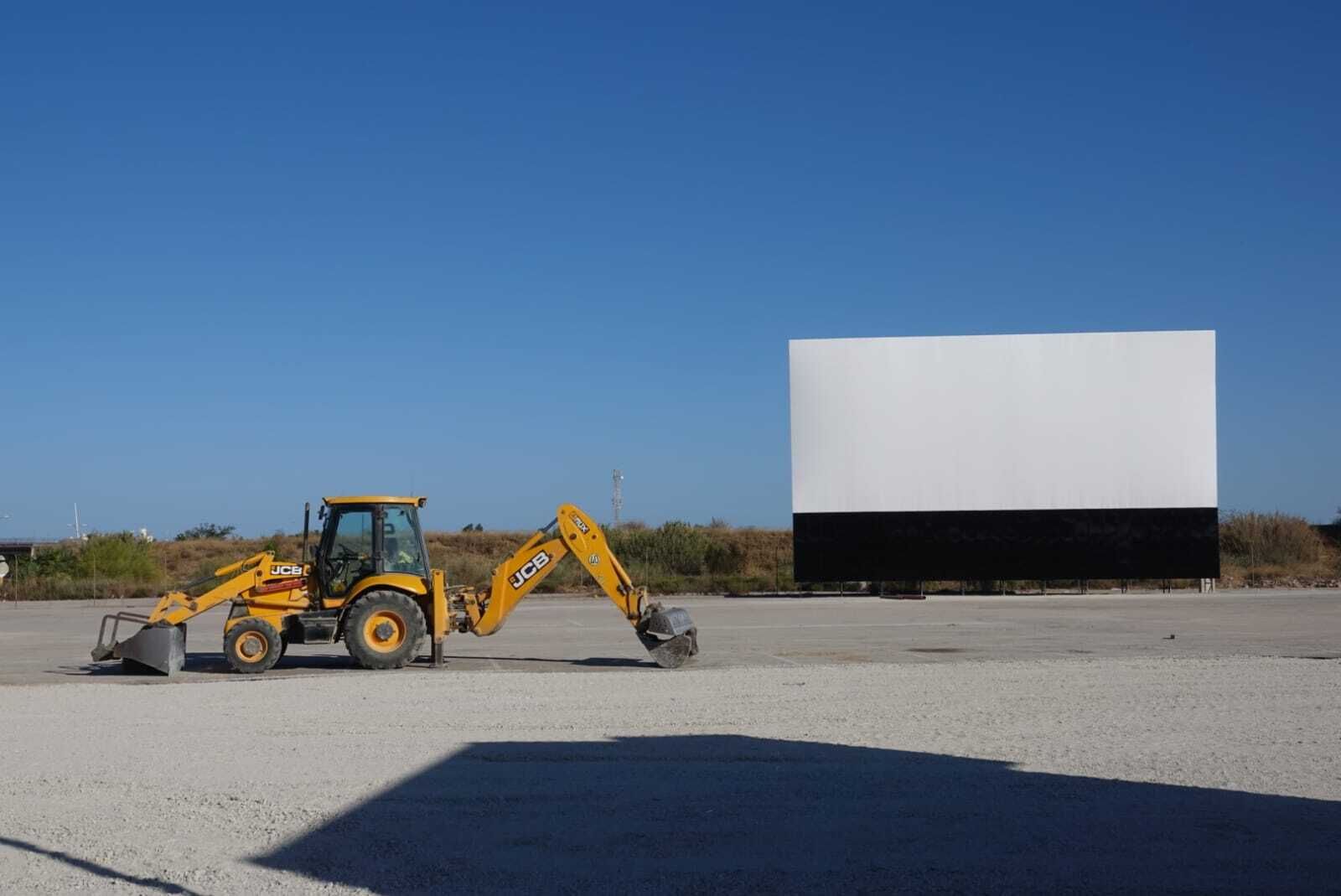 La gran pantalla de 250 metros cuadrados instalada en el polígono Guadalhorce.