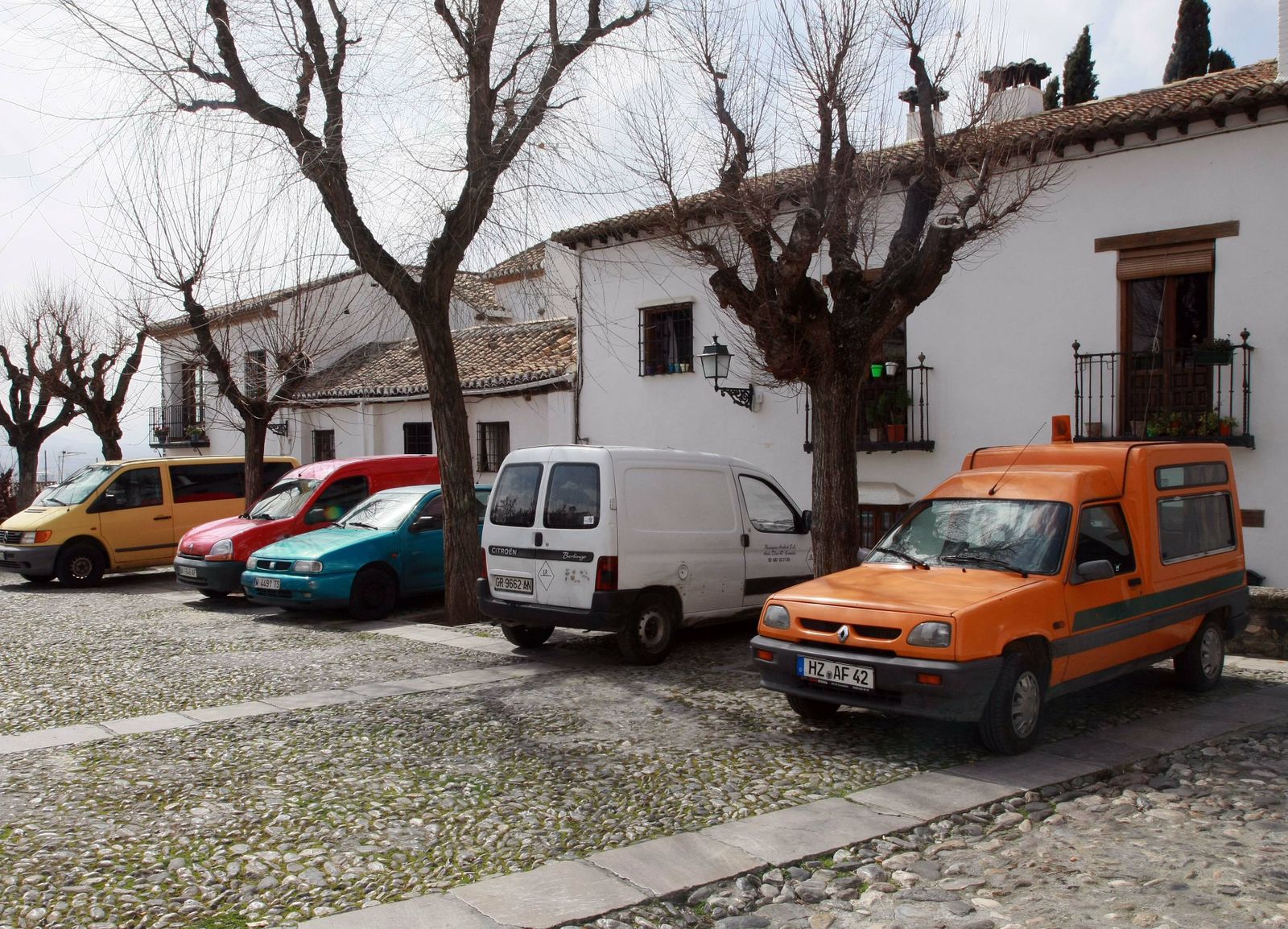 Ecologistas rechazan el nuevo Plan Albaicín por apostar por "más aparcamientos"