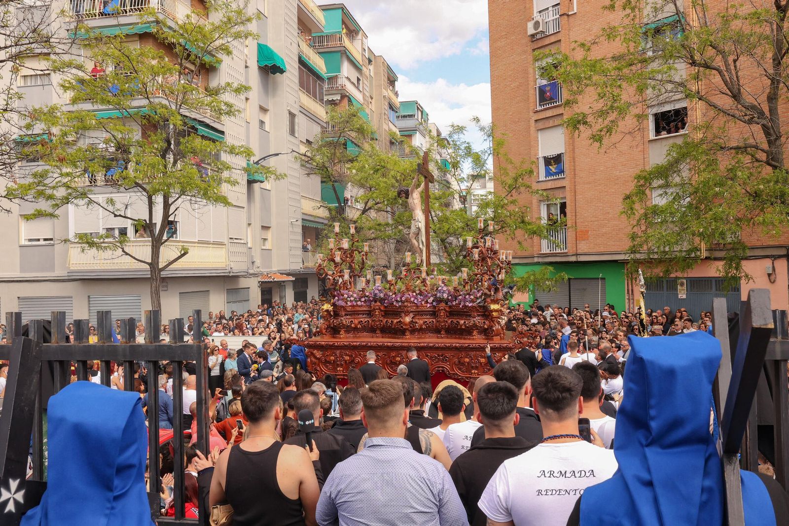 Así vivió Granada la salida de la Hermandad de los Salesianos 2025