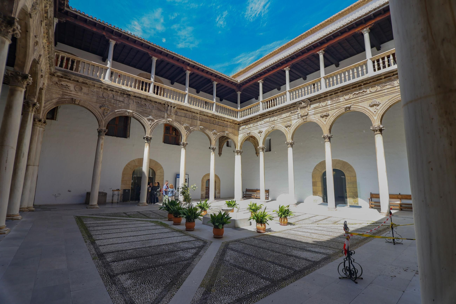 Patio de los Mármoles del Hospital Real, sede del Rectorado