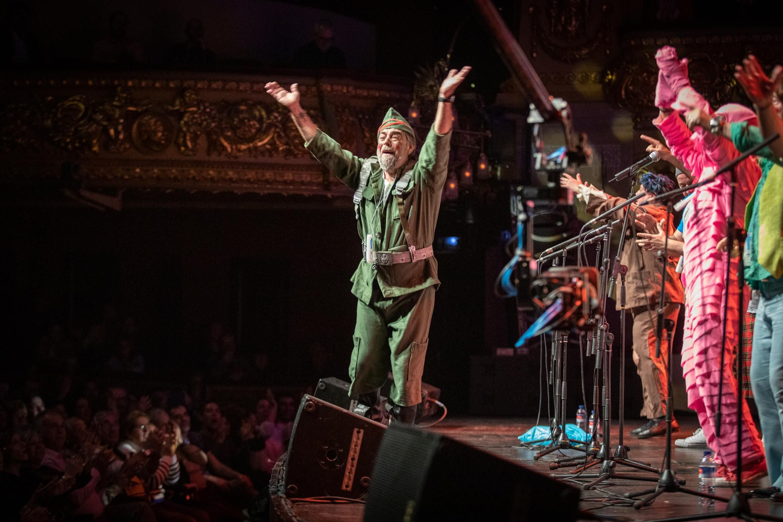 La antología del 'Love' sobre las tablas del teatro