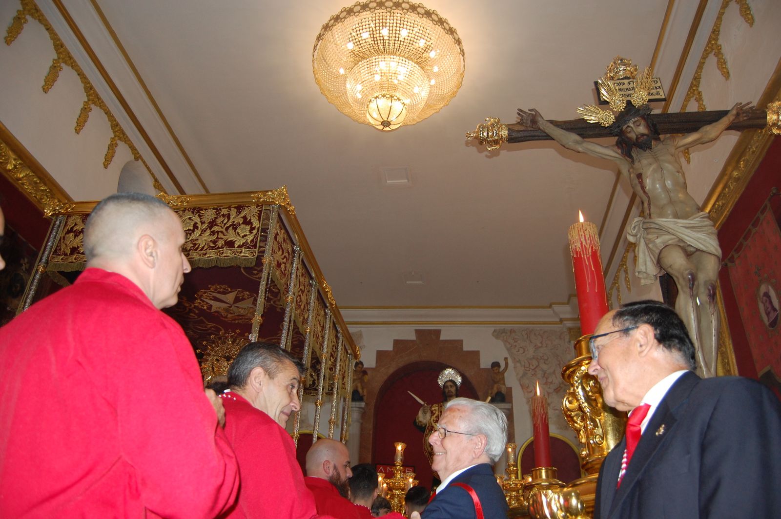 Los Sagrados Titulares han quedado expuestos en la Ermita de Santiago.