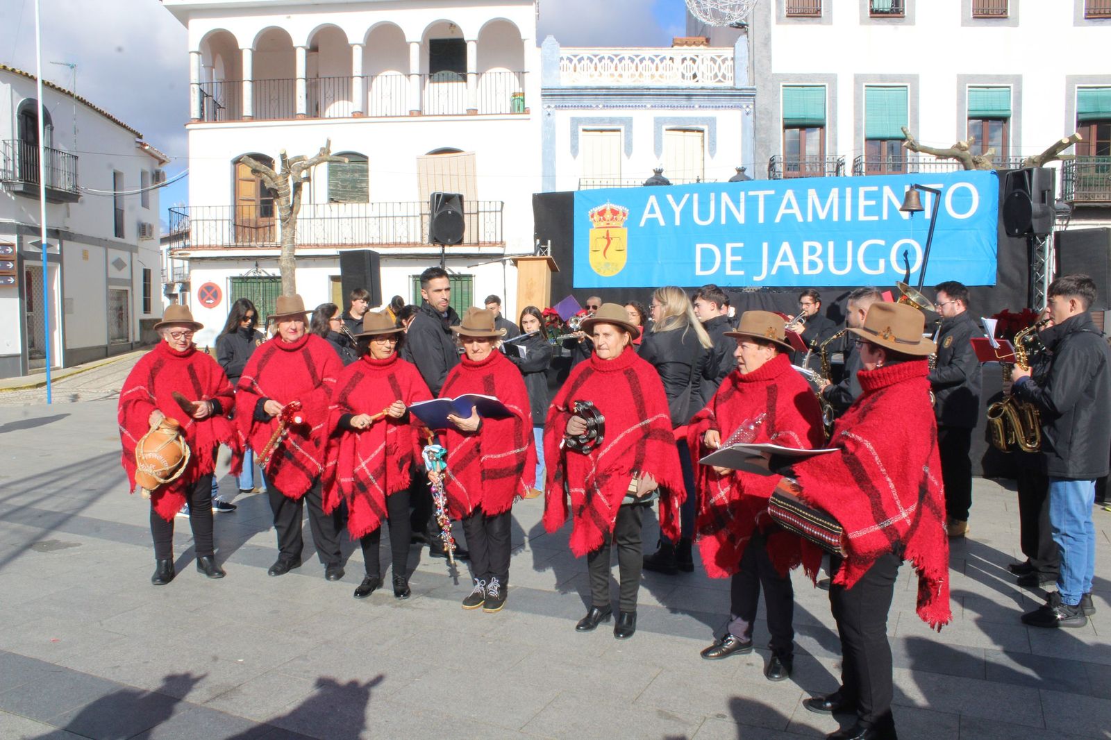 Fotografías de cómo son las Precampanadas de Jabugo con 12 lonchas de jamón
