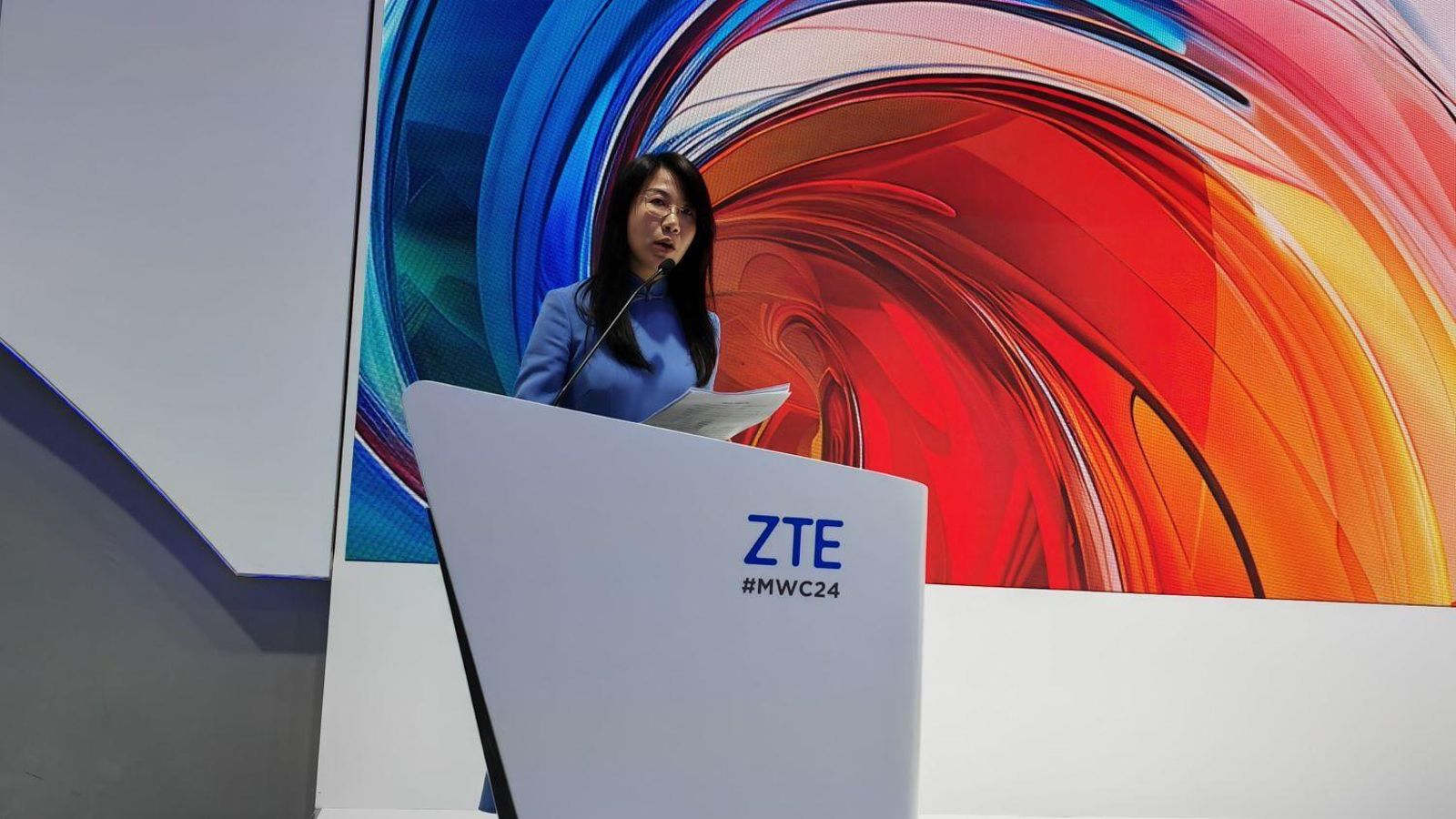 Cui Fang, Chief Expert de China Mobile, en la presentación de ZTE en el MWC 2024