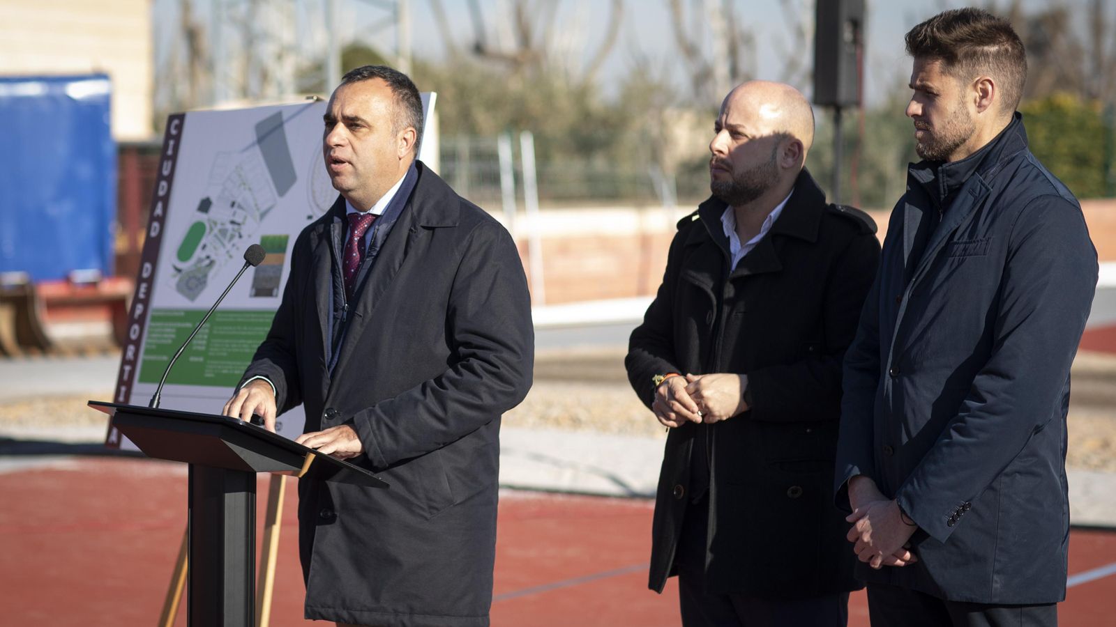 El presidente de la Diputación, Francisco Rodríguez, da las novedades sobre la intervención