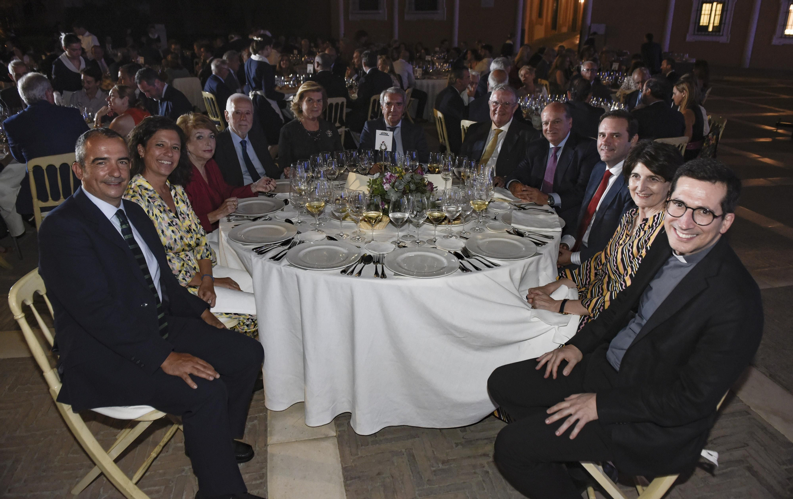 XI Premio Manuel Clavero a Eduardo Saborido. Juan Bezos, Isabel Morillo, María Martín, Francisco Rodríguez, Oliva Luque, Jaime Artillo, Francisco Yoldi, Luis Miguel Martín Rubio, Anselmo Presencio, Encarnación Mellado y Álvaro Pereira Delgado