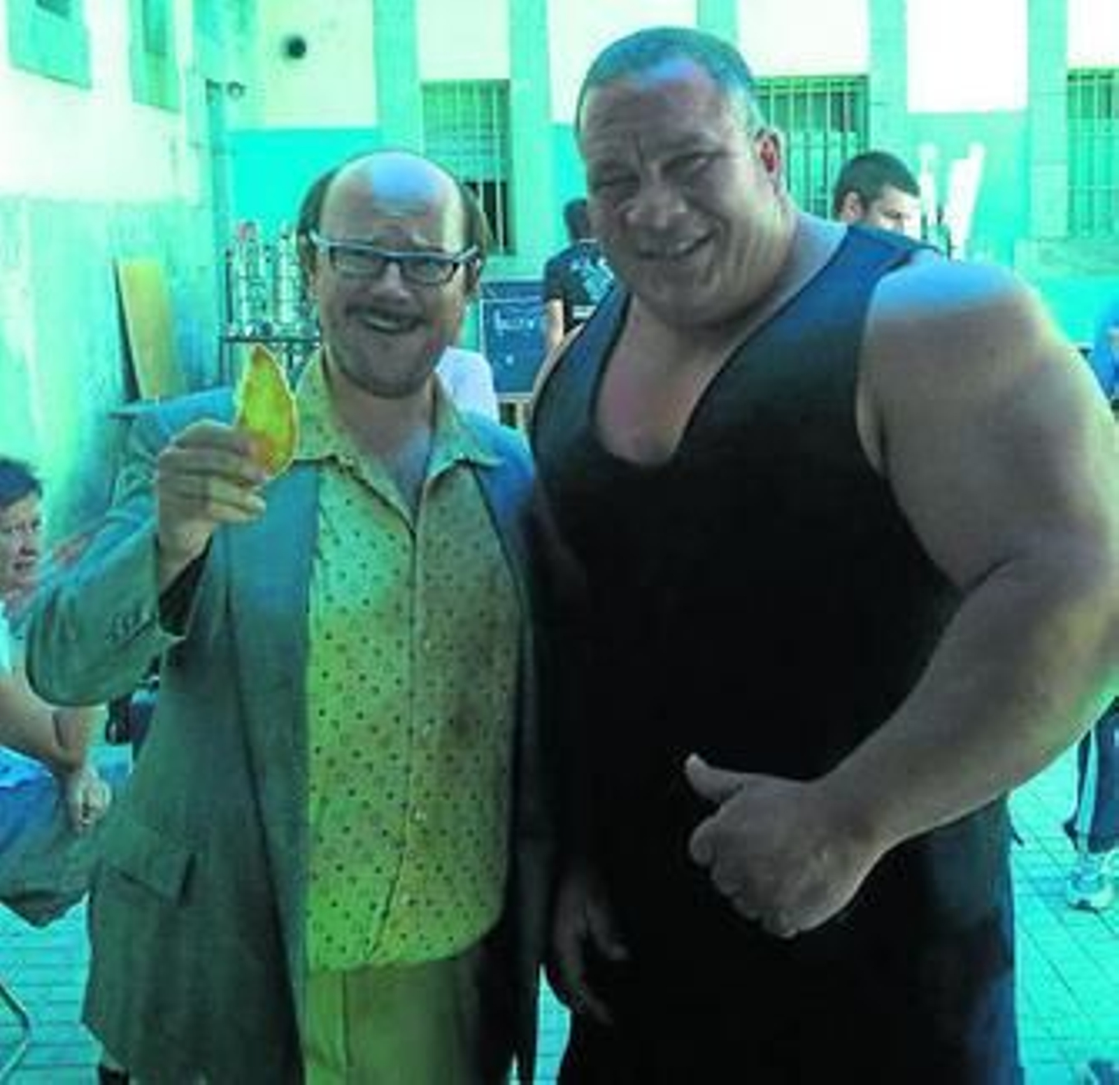 Imagen de El Porrúo junto a Santiago Segura.