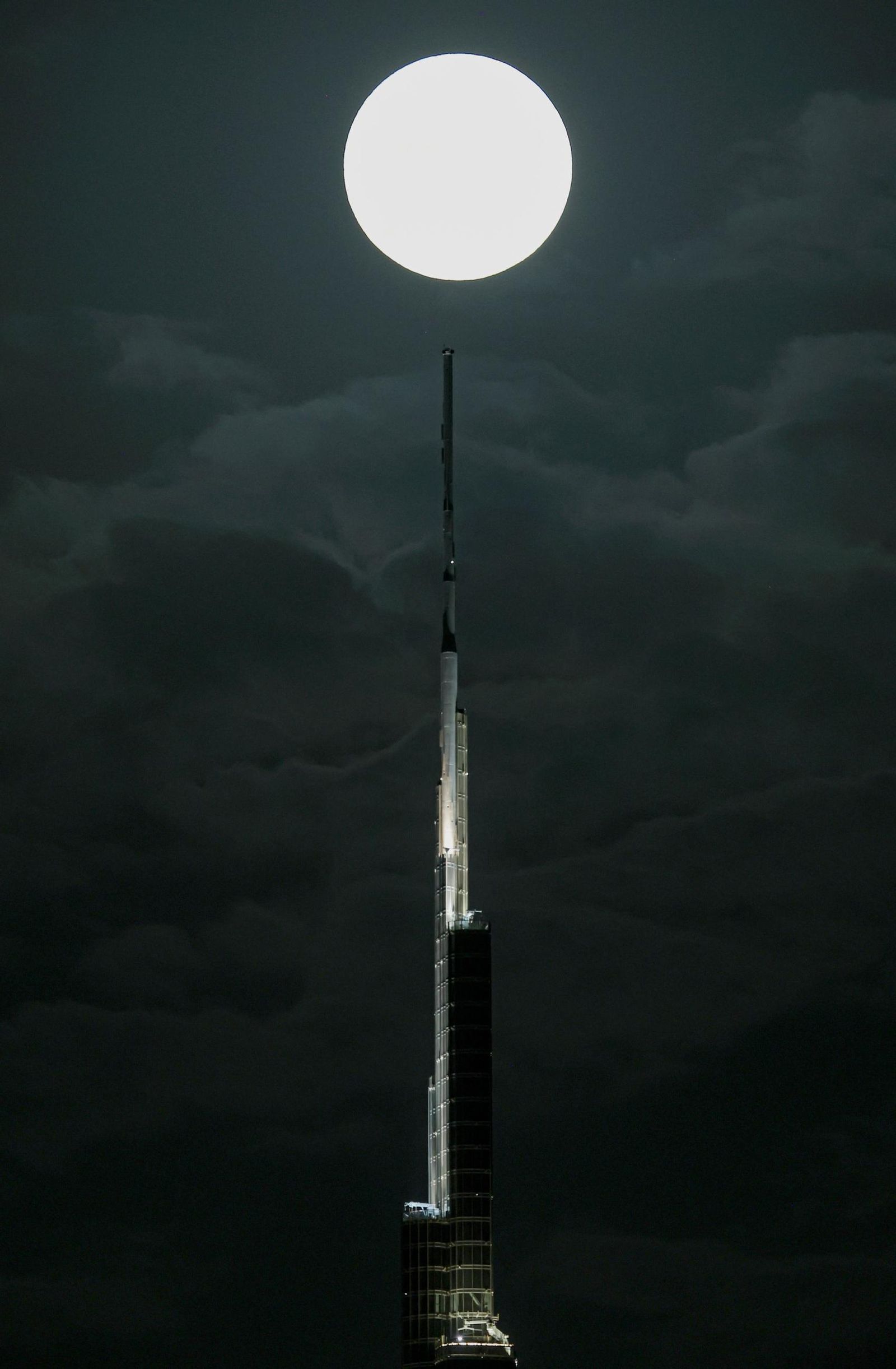 La Superluna azul captada en diferentes partes del planeta: un disfrute visual de la Luna del Esturión