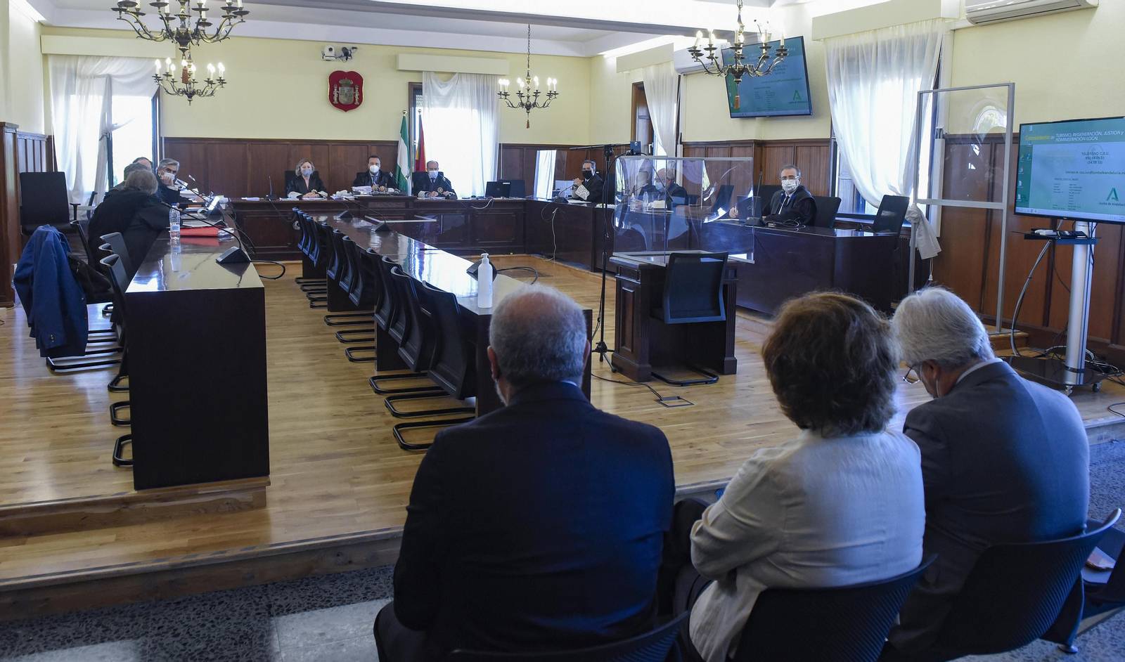 Los acusados, en la primera sesión del juicio de Fumapa.