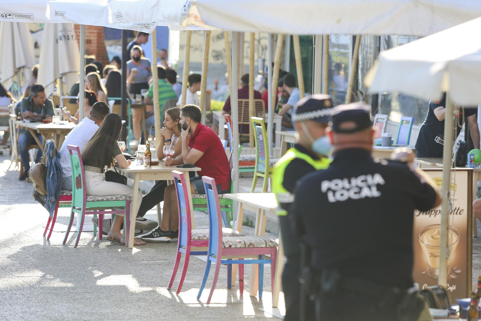 Las fotos del refuerzo policial en Pedregalejo ante su masificación