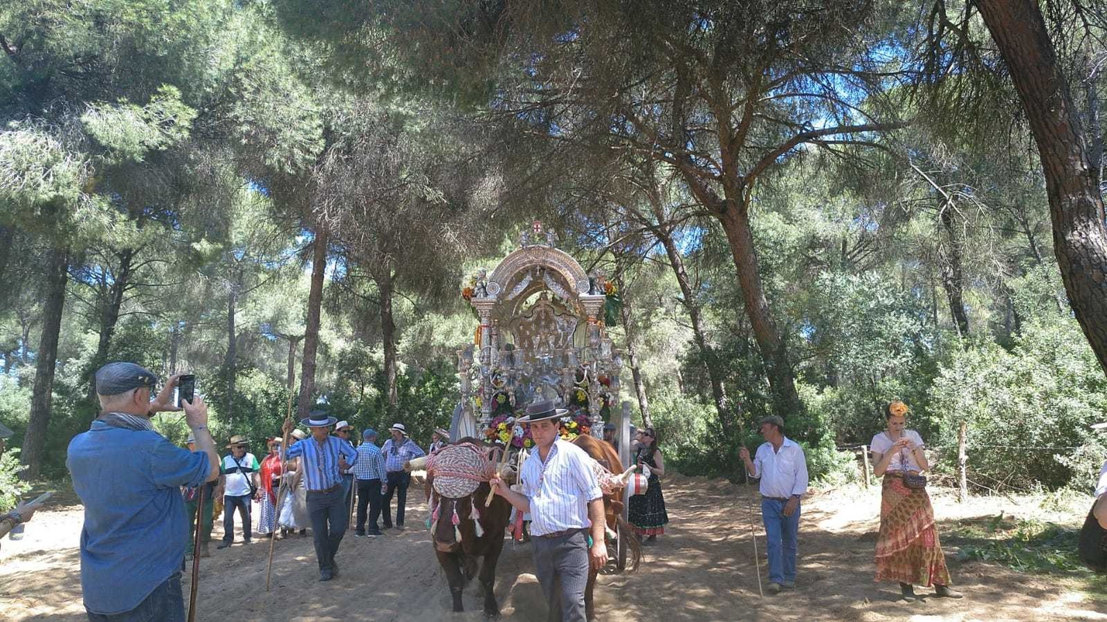 Los rocieros almerienses prosiguen su caminar hasta la Blanca Paloma