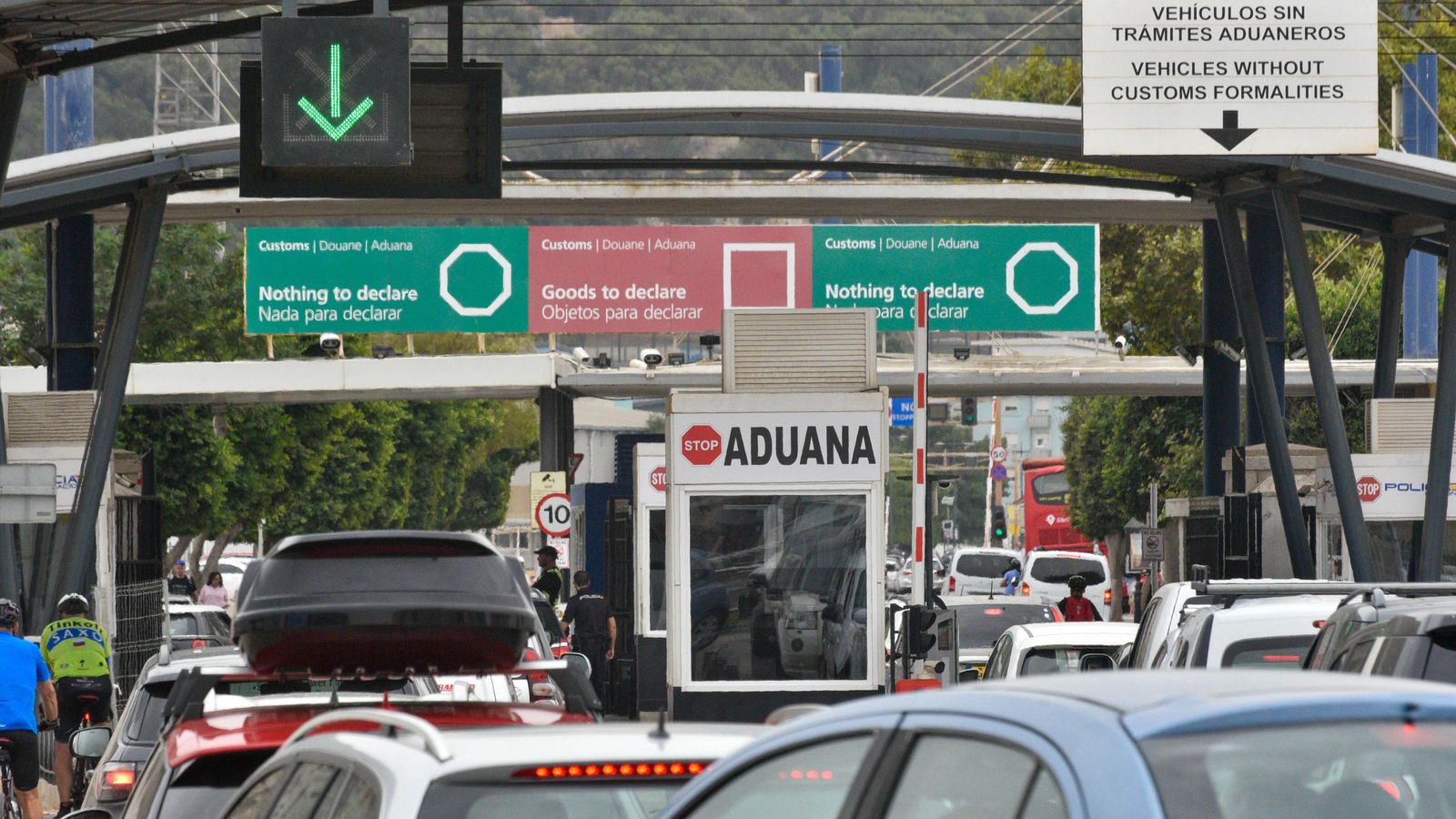 El paso entre La Línea y Gibraltar.
