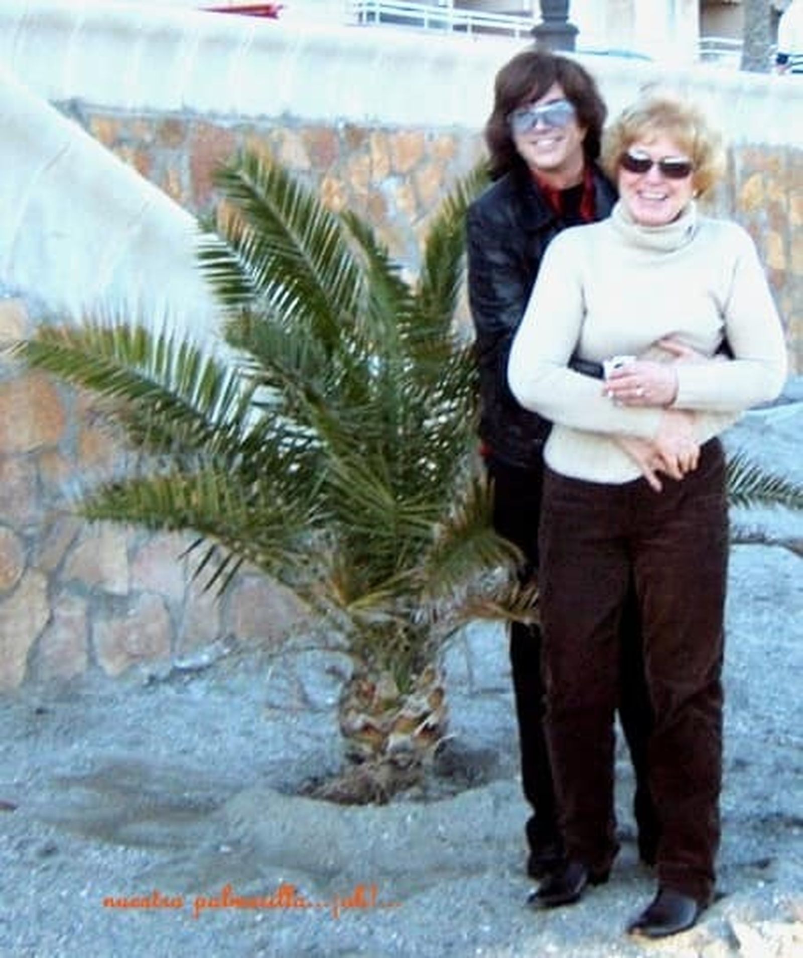 Camilo Sesto junto a Laura Casale, en una foto tomada en Aguadulce.