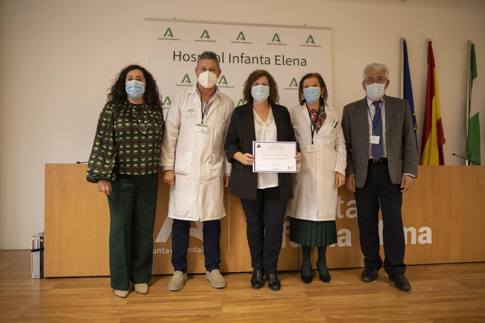 Imágenes del acto de despedida del personal sanitario del hospital Infanta Elena