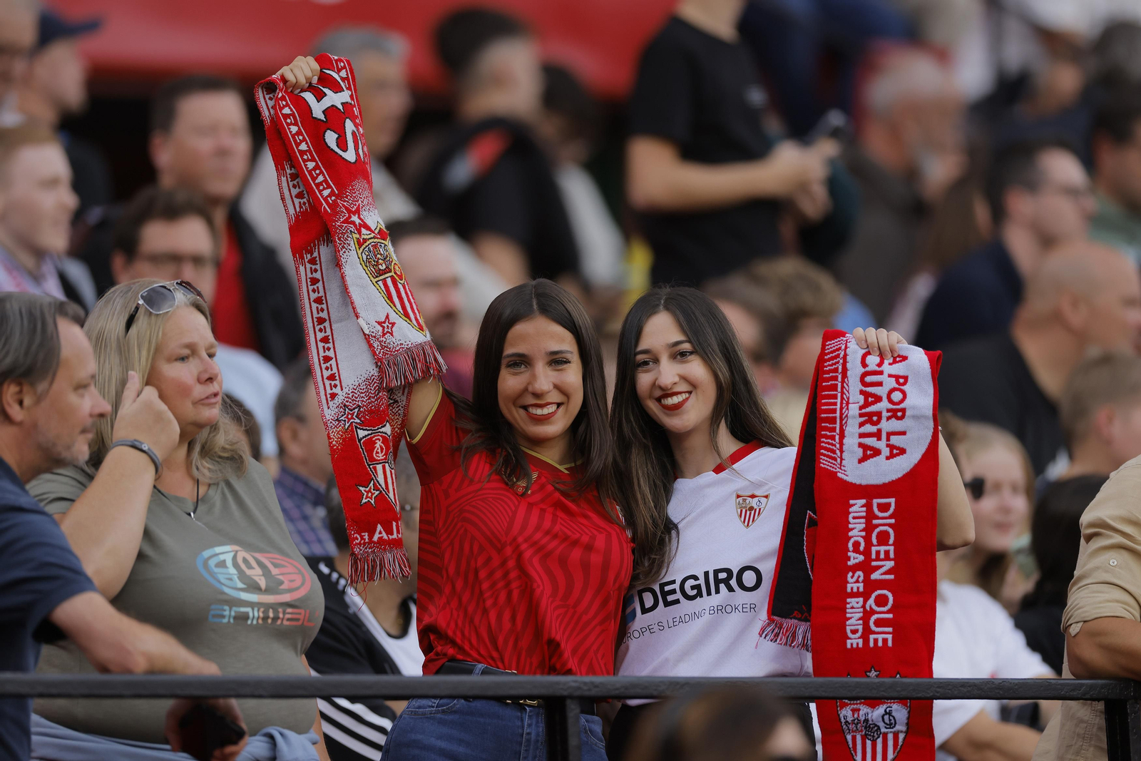 Búscate en las fotos del Sevilla-Madrid