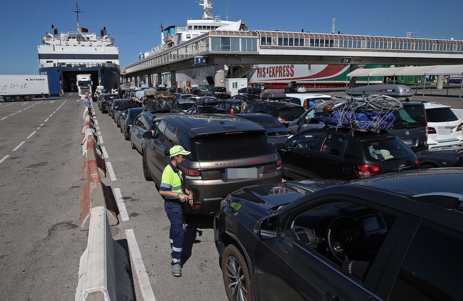 El primer mes de la Operación Paso del Estrecho en el puerto de Algeciras, en imágenes
