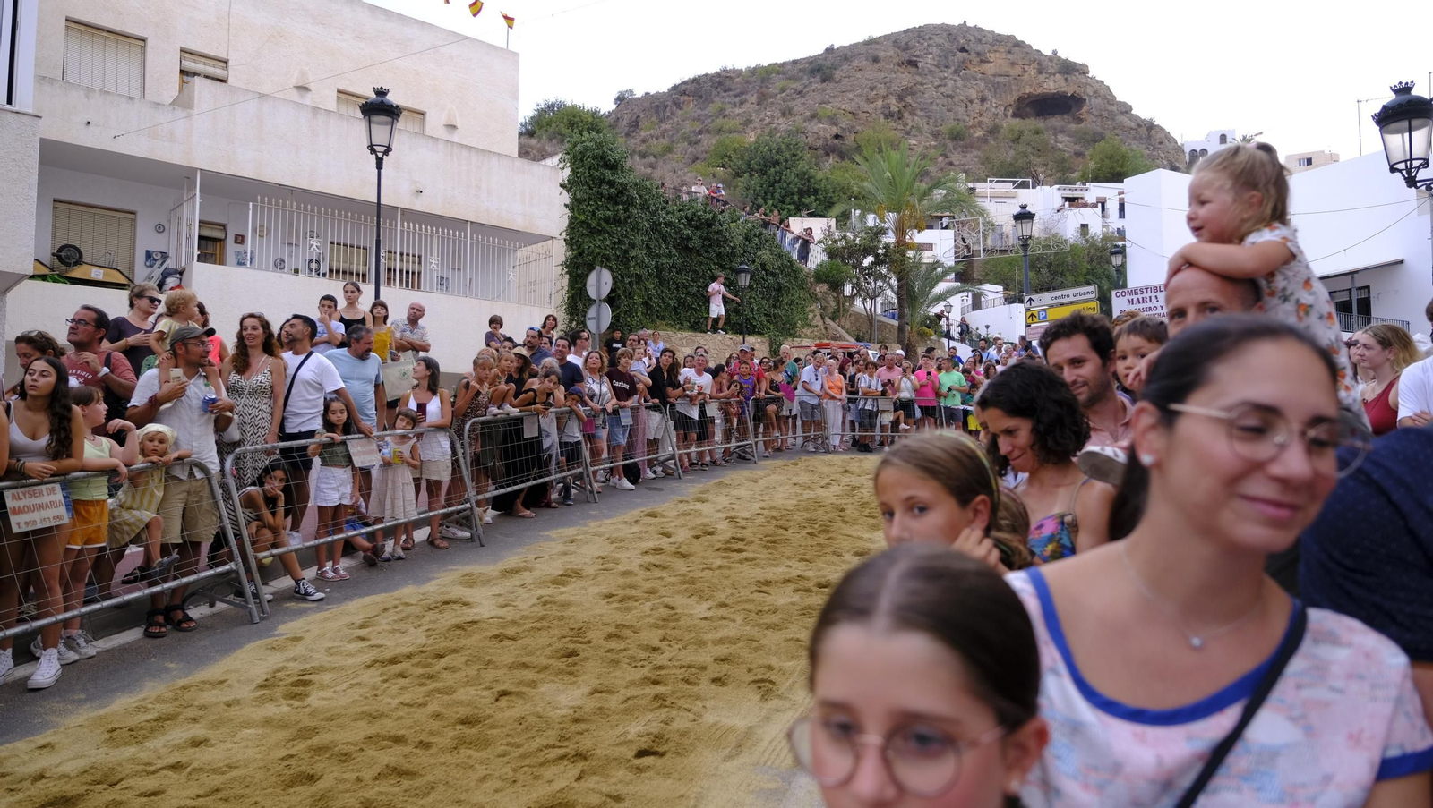 La popular carrera de cintas a caballo de las Fiestas de Mojácar, en imágenes