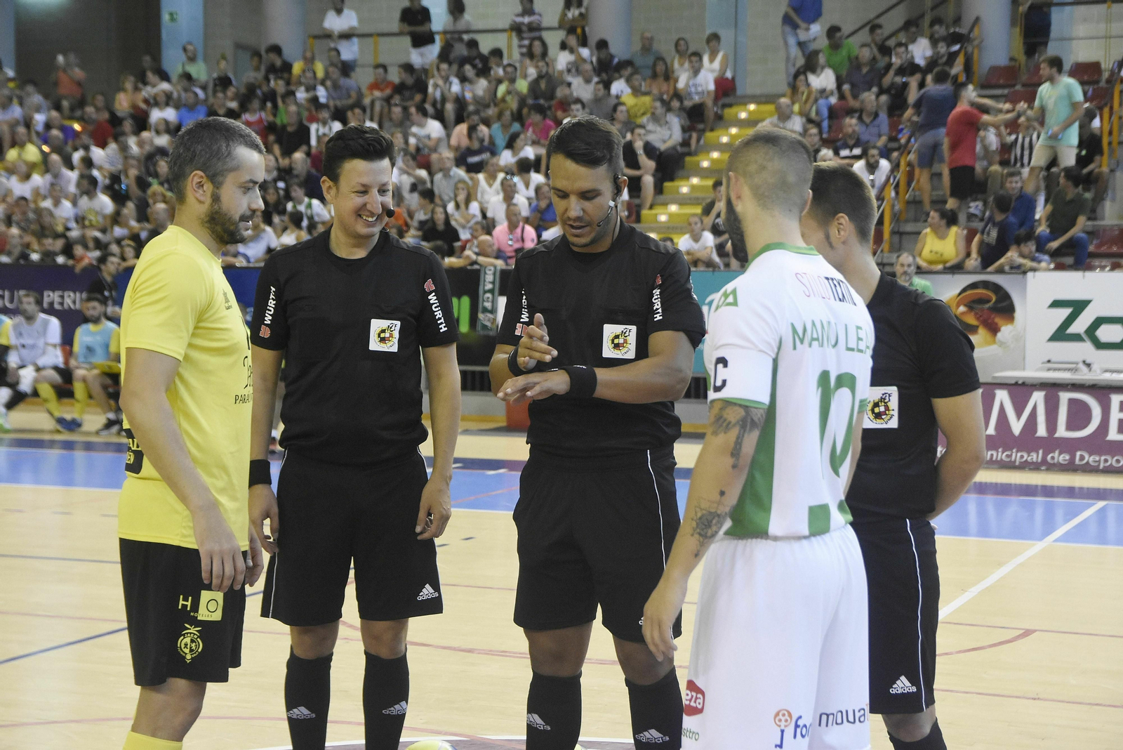 Las imágenes de la presentación del Córdoba Patrimonio de la Humanidad ante el Jaén Paraíso Interior