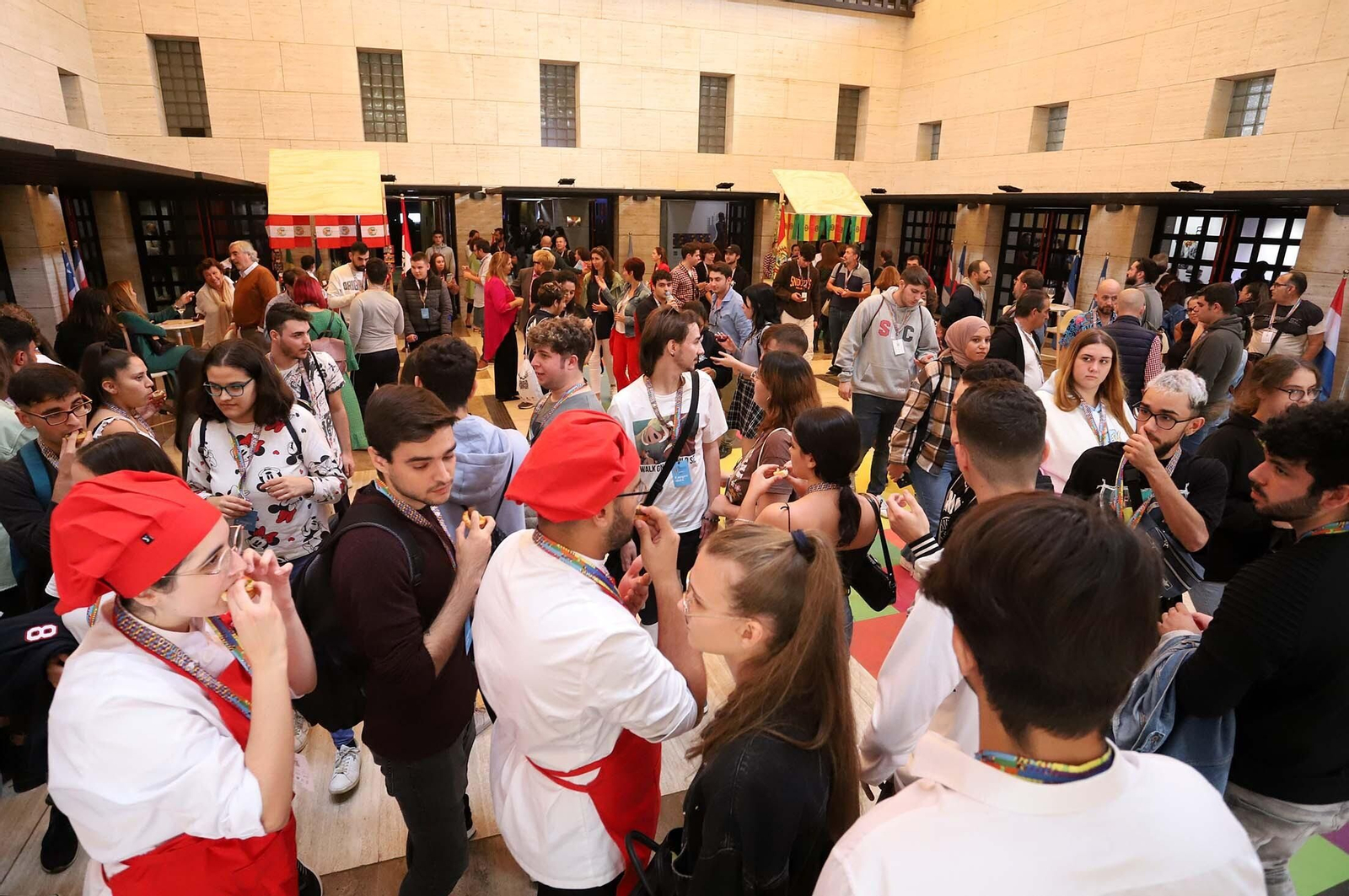 Talleres y ambiente en la segunda edición de Binómico, en imágenes