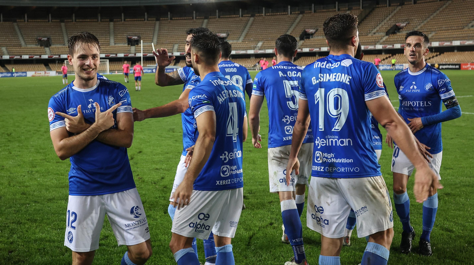 Victoria del Xerez DFC ante el Vélez Cf (2-0)