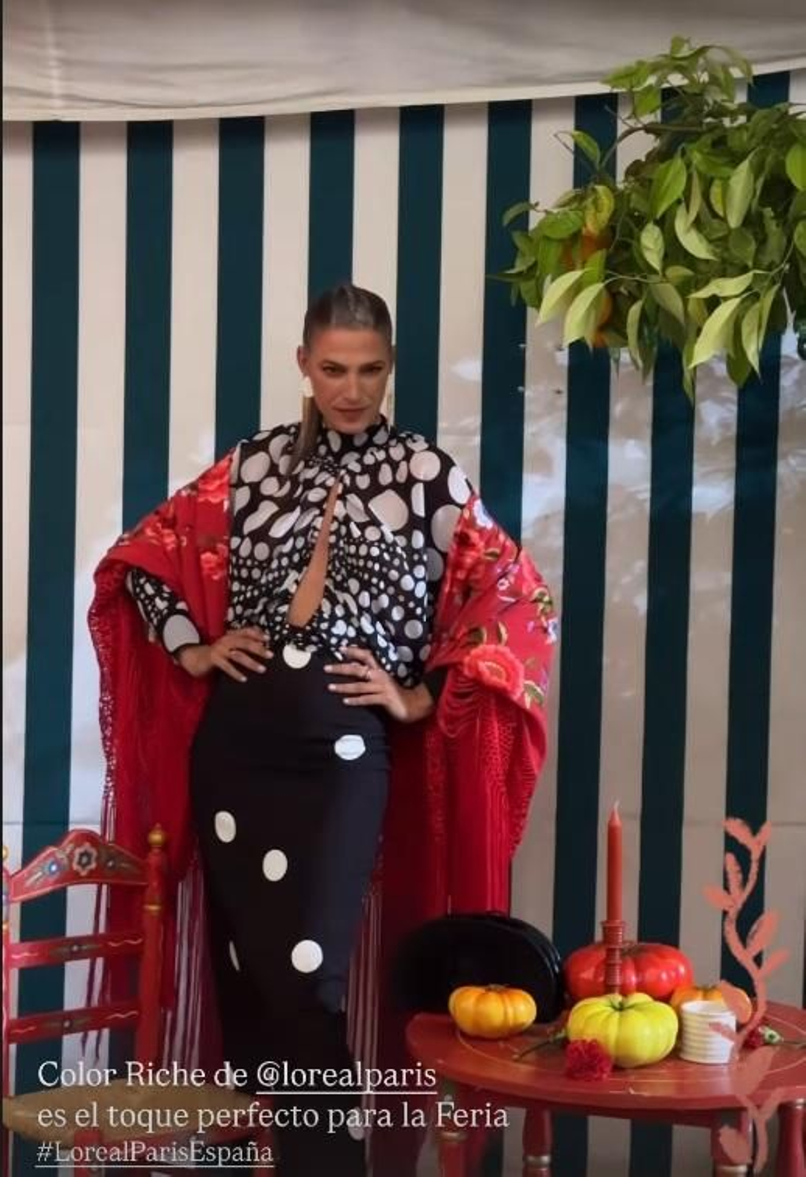 Laura Sánchez con look para la noche del pescaíto.