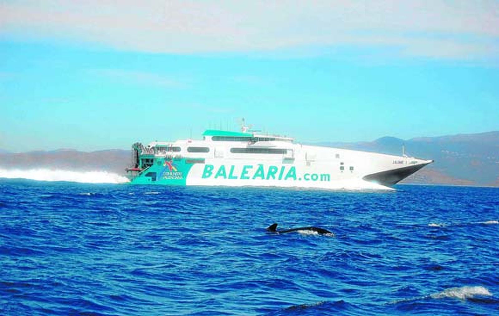 Adjudican a Balearia la explotación de la línea Ceuta-Algeciras