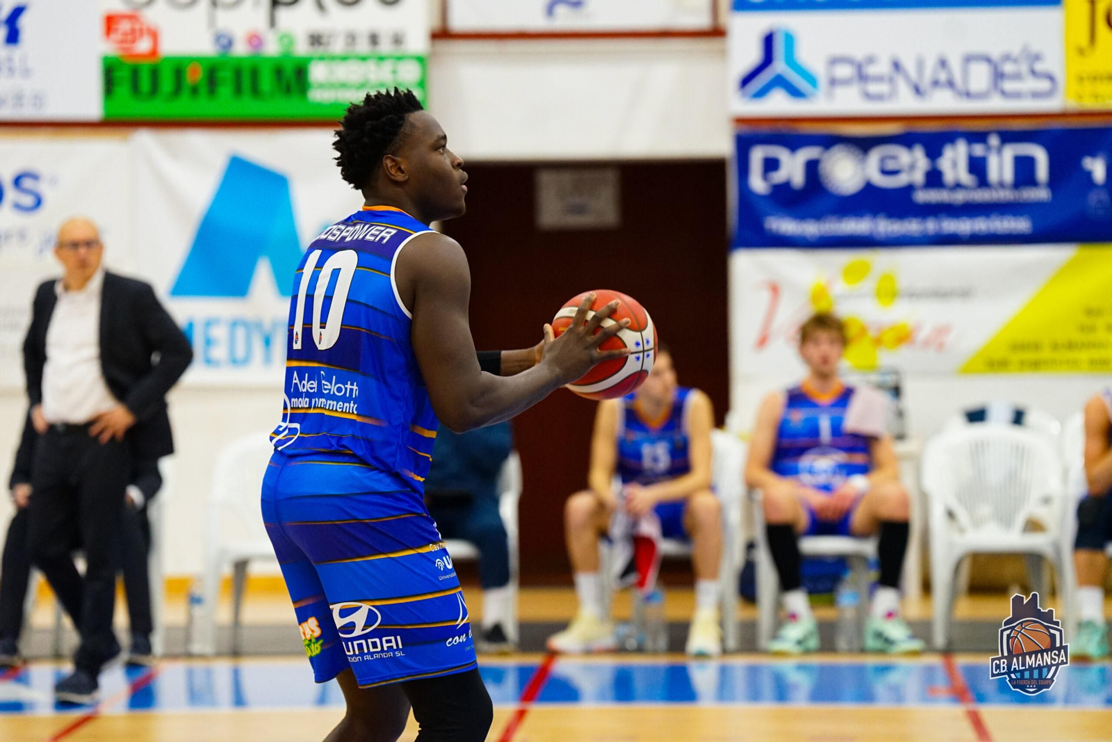 Jeffry Godspower, con el Almansa.