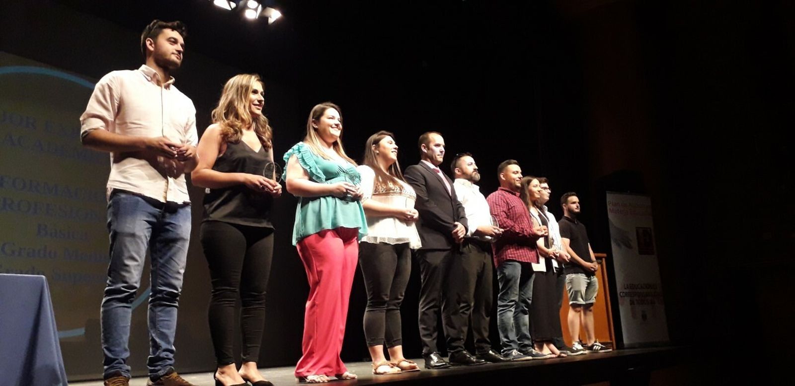 Imágenes de la cita educativa celebrada en el Teatro Moderno.