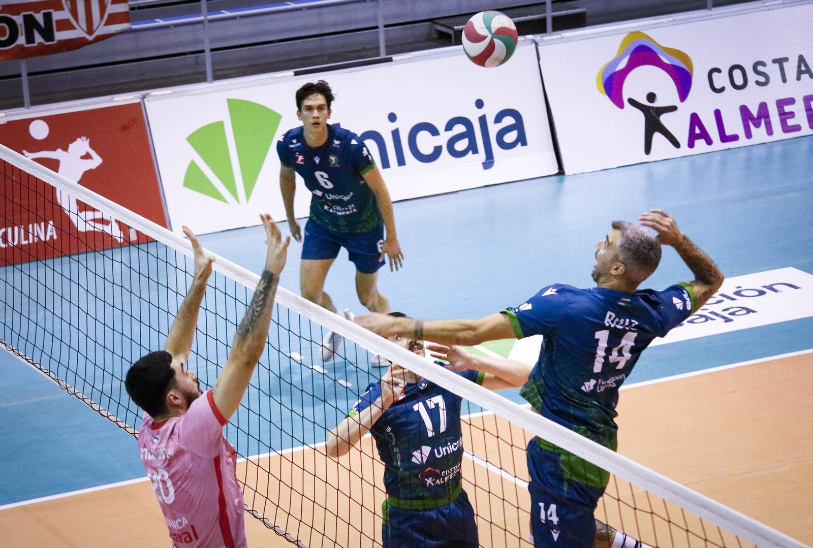 Unicaja Costa de Almería-Arenal Emeve de la Superliga, en imágenes