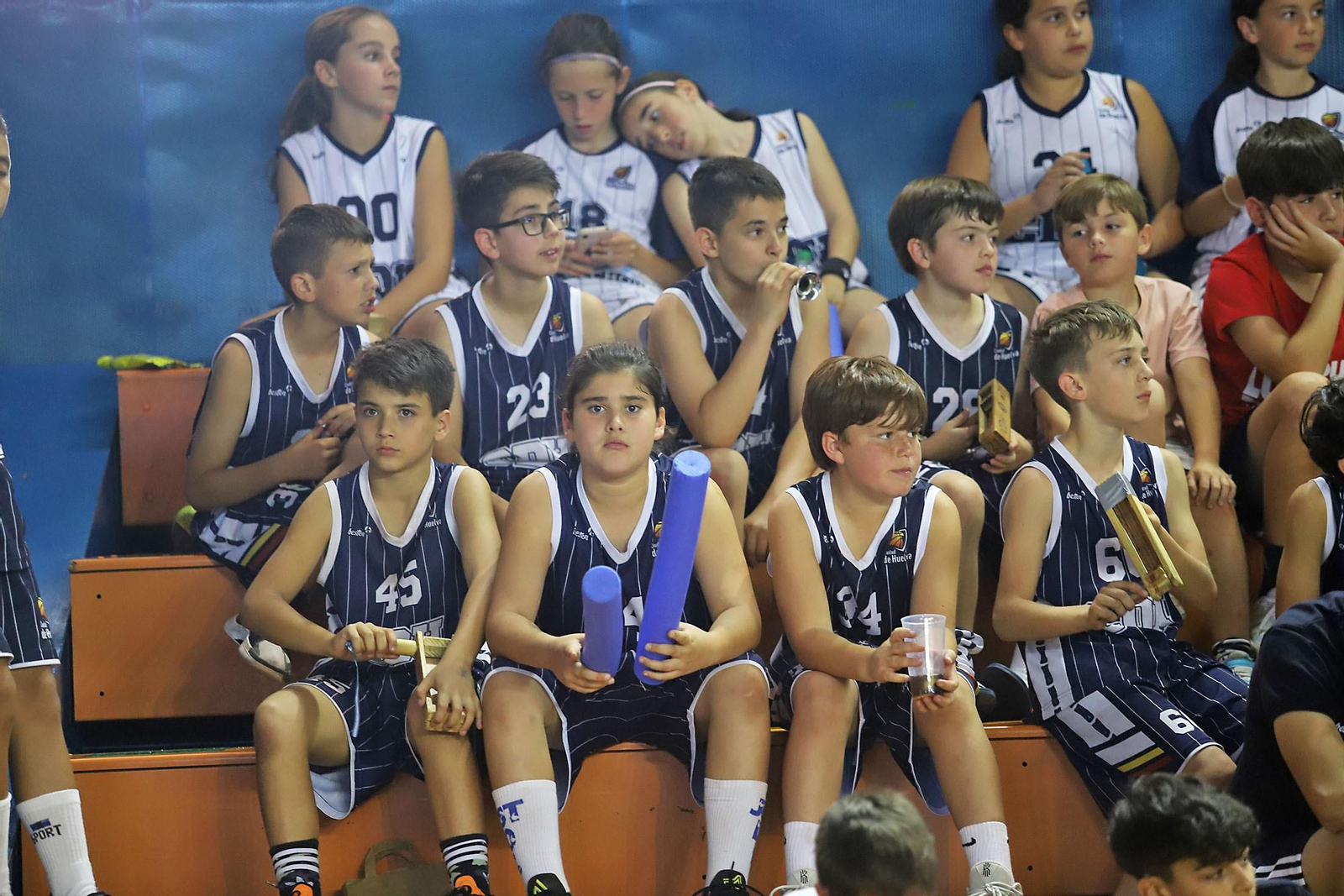 Ambiente en el Andrés Estrada en el encuentro Pajarraco CB Santfeliueng vs Ciudad de Huelva.