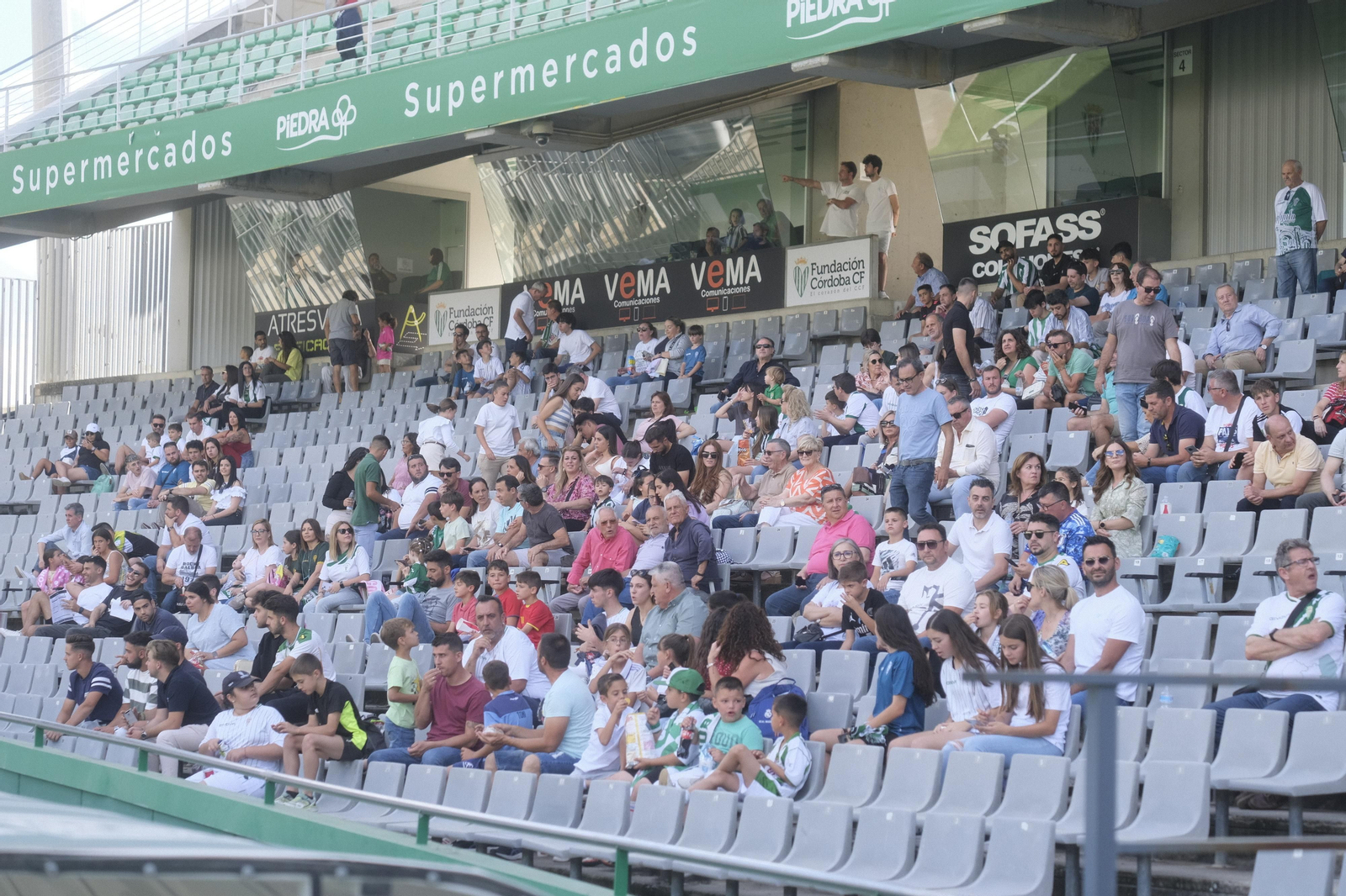 Las mejores fotos del ambiente en El Arcángel en el Córdoba CF - San Fernando Las mejores fotos del ambiente en El Arcángel en el Córdoba CF - San Fernando