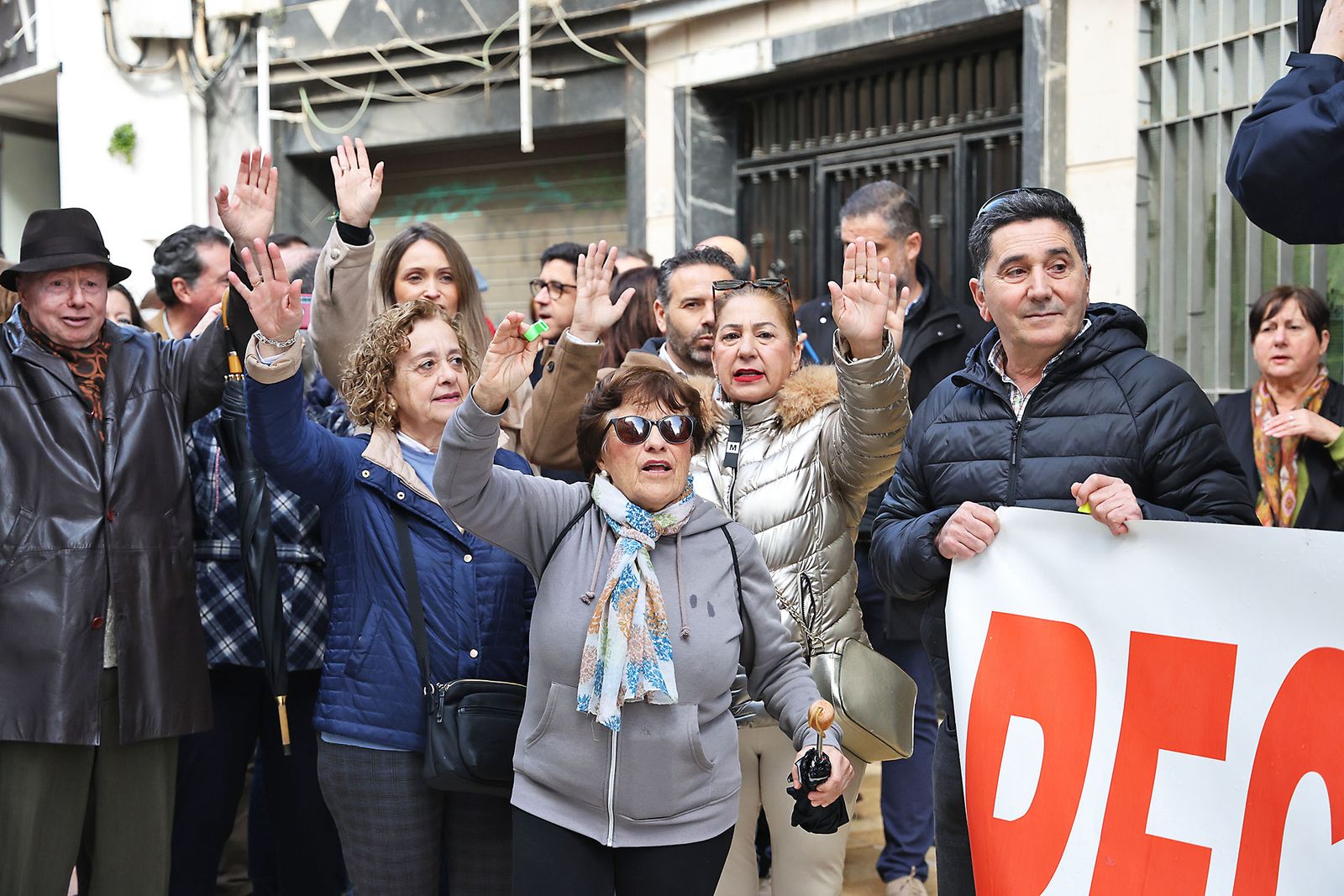 Fotografías de la manifestación en Huelva para exigir la regeneración de las playas