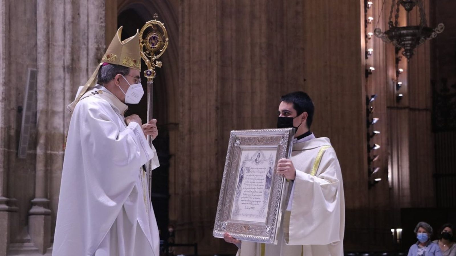 El regalo entregado a monseñor Asenjo.