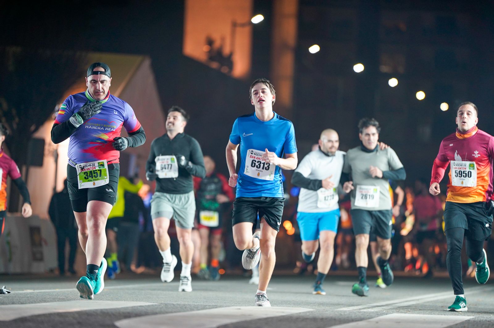 En imágenes: búscate en tu llegada a meta de la Carrera de San Antón 2026 (9)