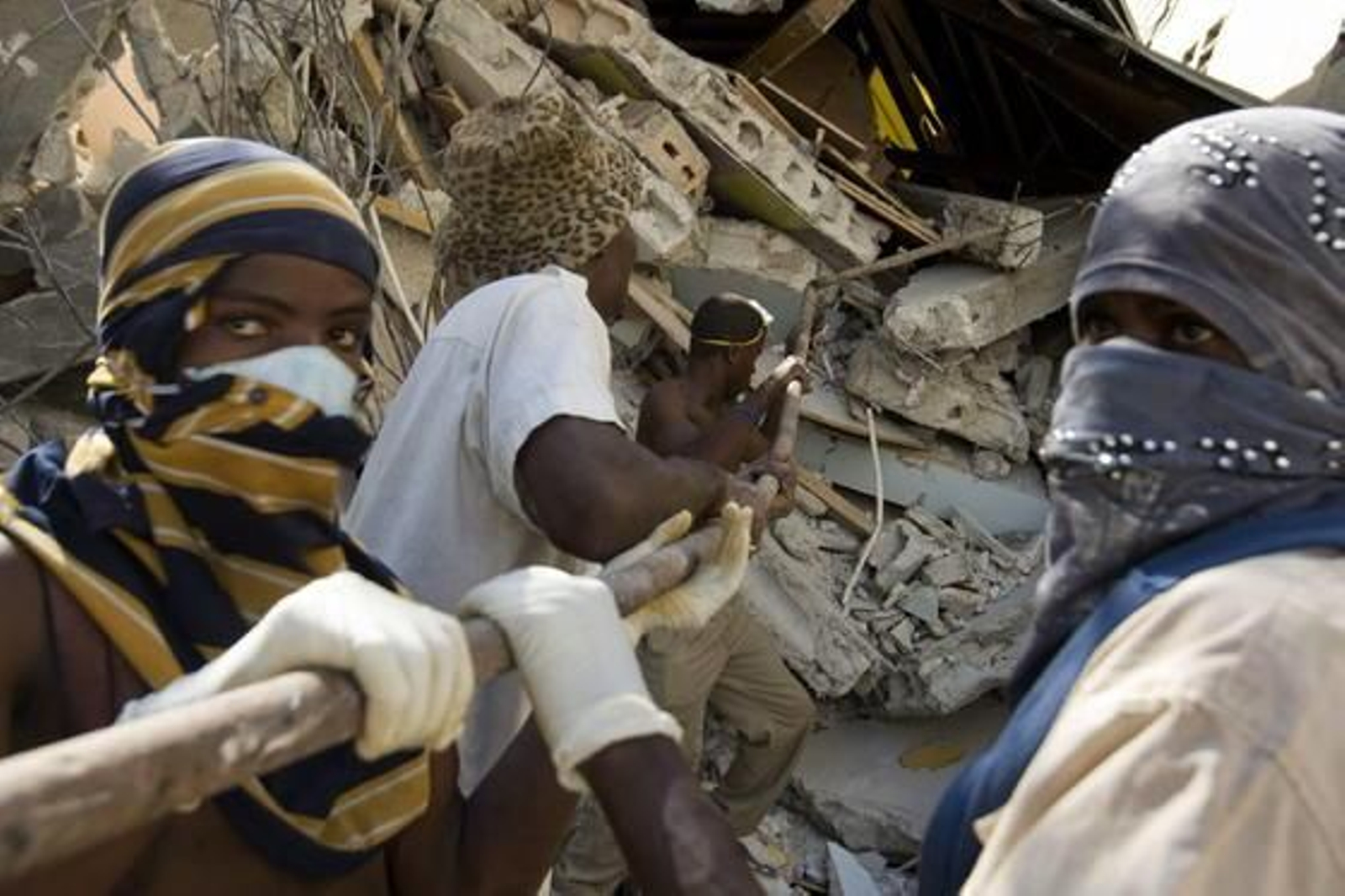 La comunidad internacional se vuelca en la ayuda hacia la población haitiana. / Reportaje Gráfico: EFE