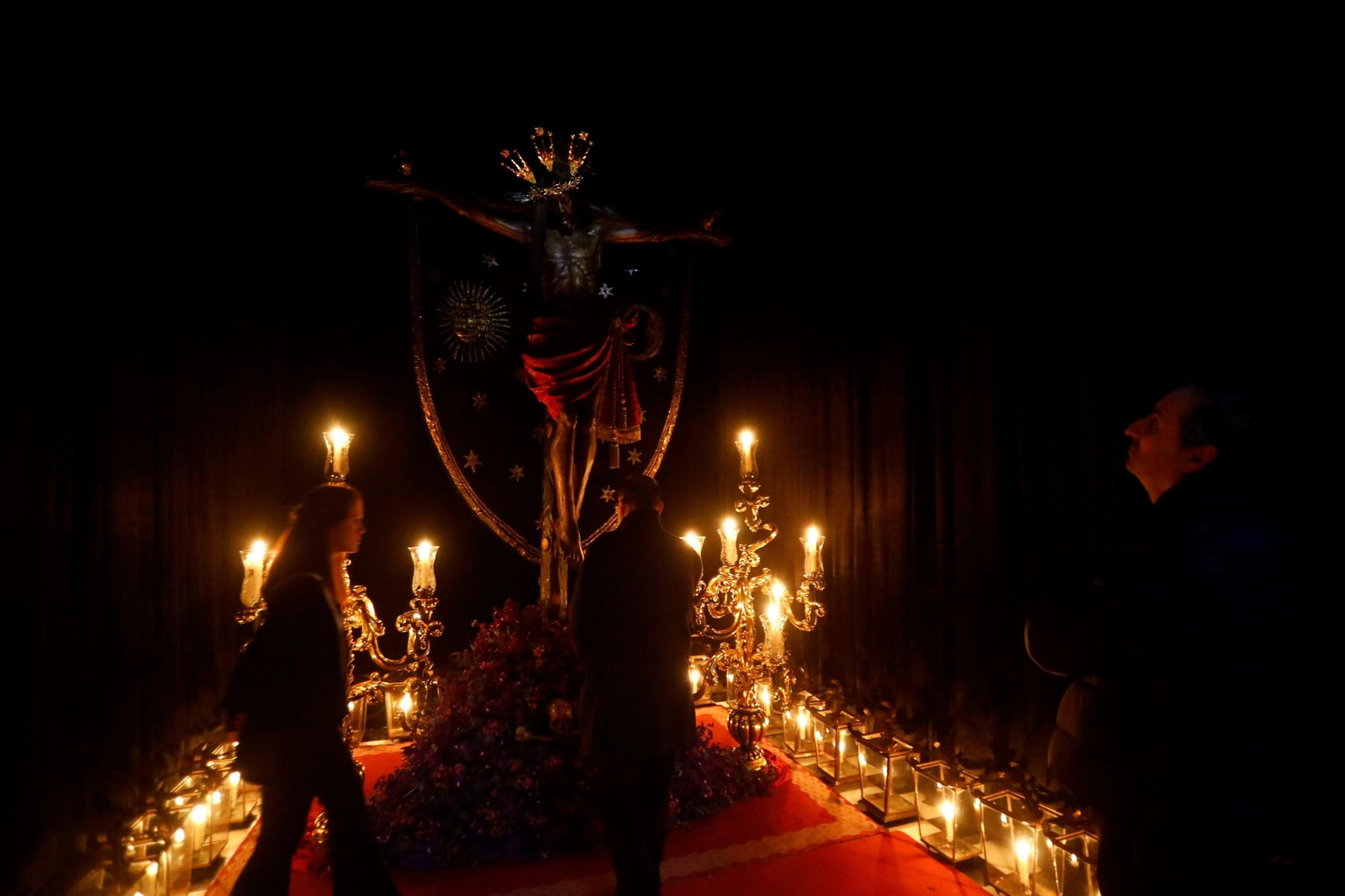 El besapiés al Remedio de Ánimas de San Lorenzo, en imágenes