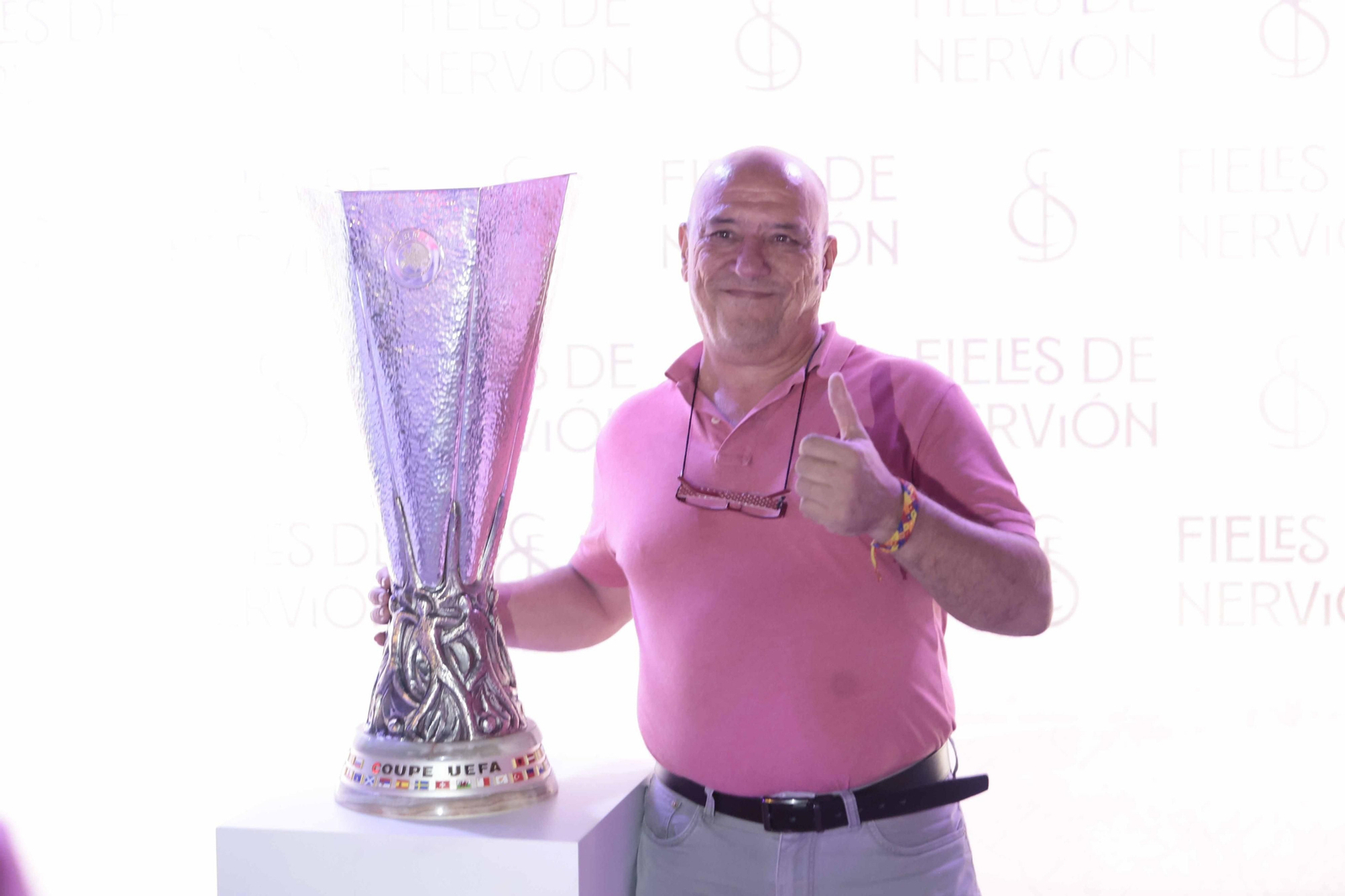 Búscate en las fotos del acto Fieles de Nervión