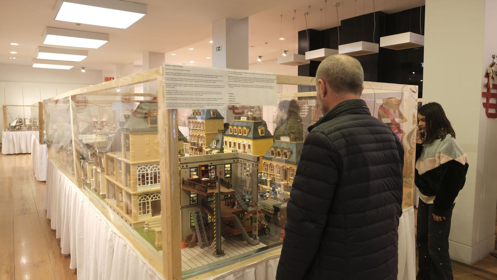 Exposición de Clicks de Playmobil contra el cáncer infantil, en fotos