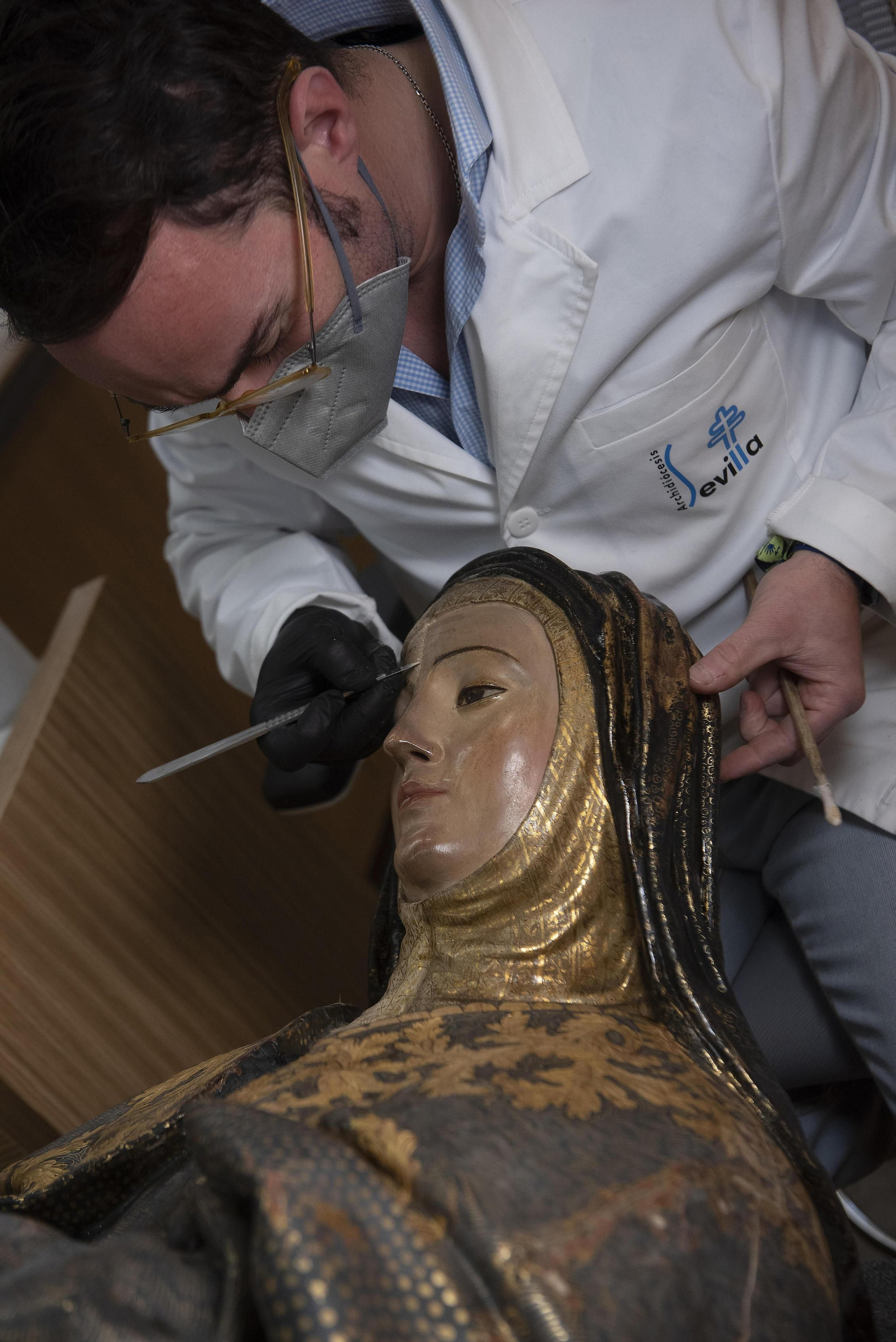 El taller de restauración del Arzobispado de Sevilla