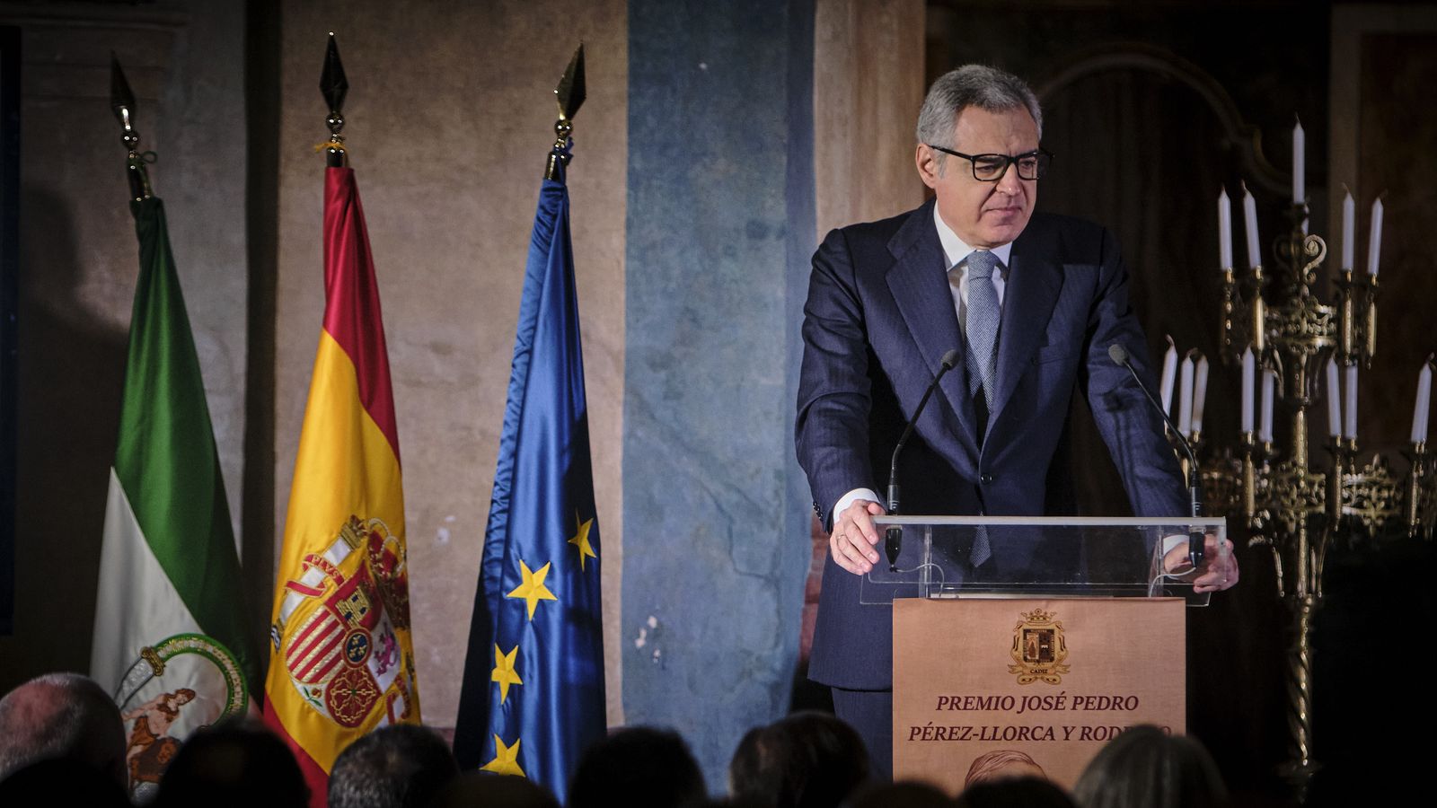El Colegio de Abogados entrega el Premio Pérez Llorca a Alfonso Guerra en el Oratorio de San Felipe
