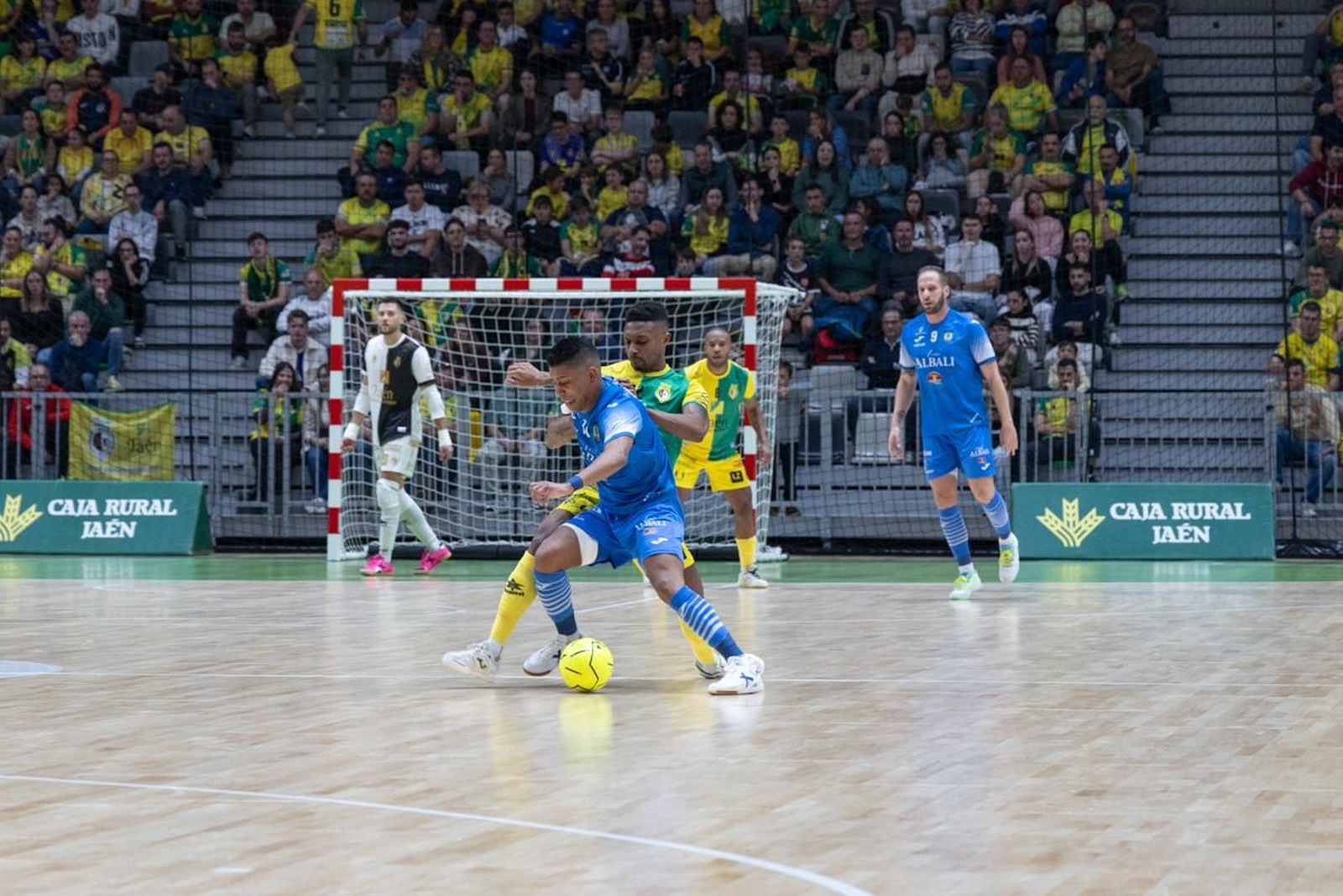 La goleada del Jaén Paraíso Interior FS ante el Viña Albali Valdepeñas, en imágenes