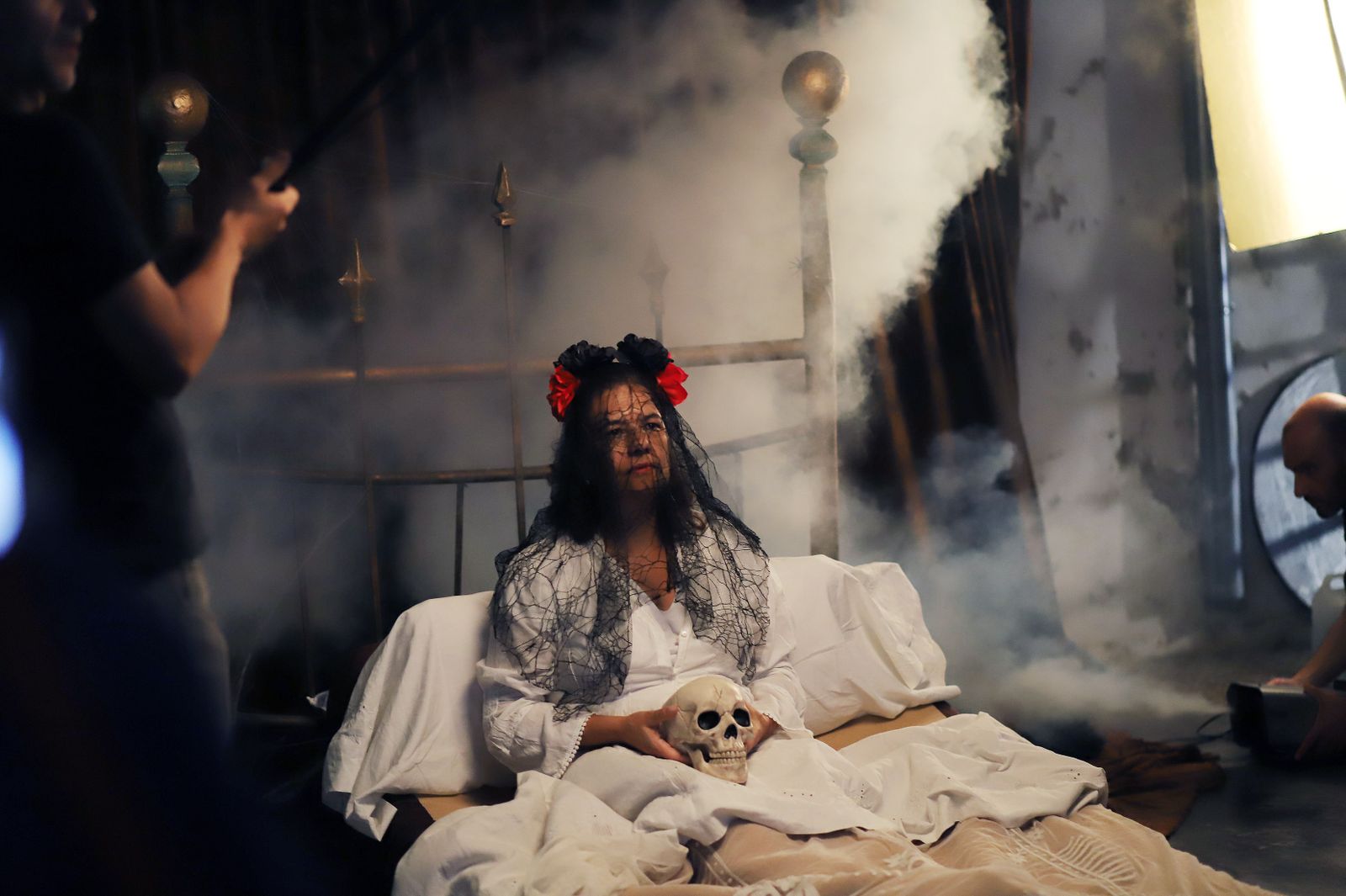 La Escuela de Arte celebra Halloween con una terrorífica sesión de fotos