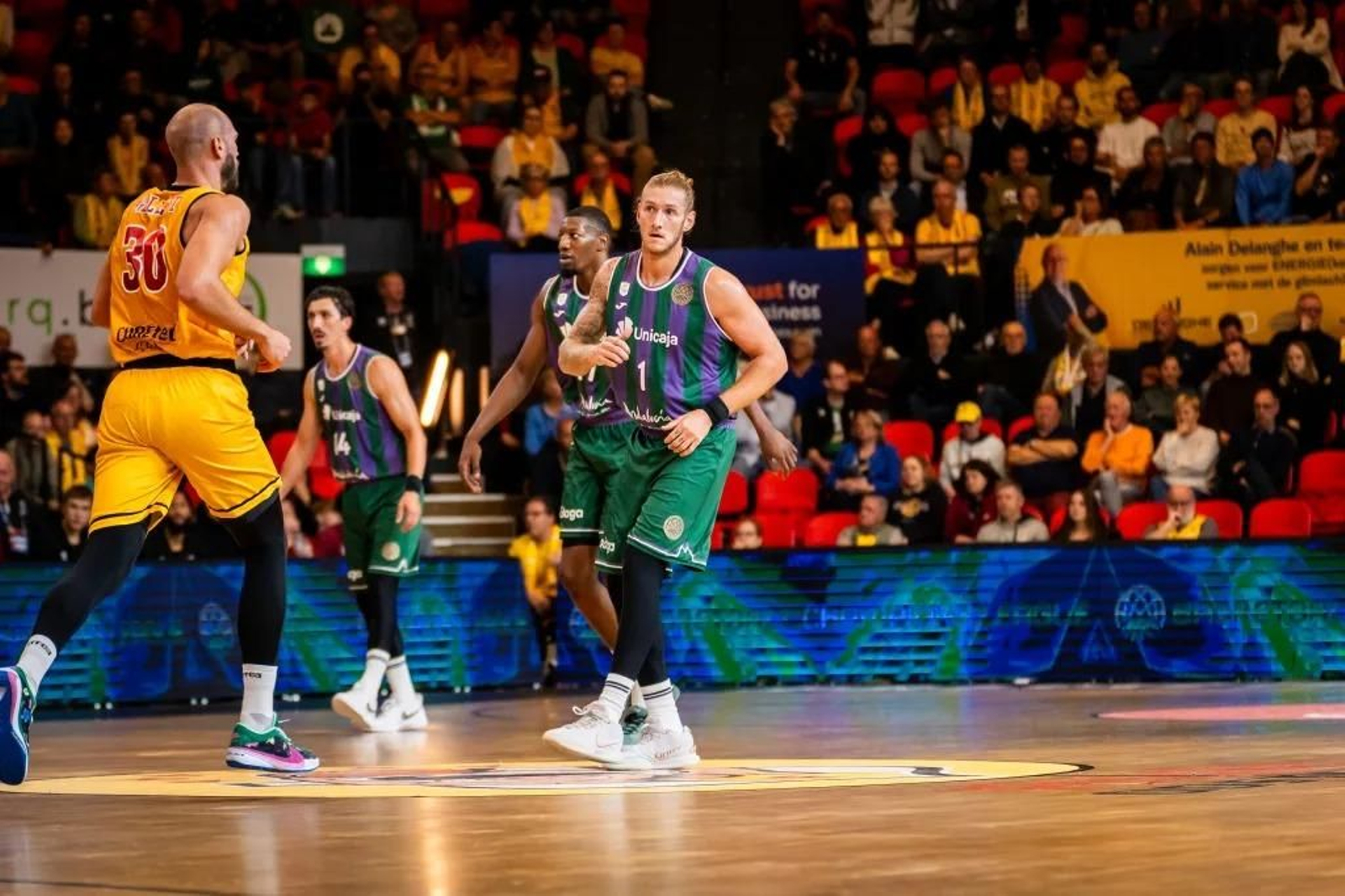 Osetkowski, ante el Oostende Osetkowski, ante el Oostende