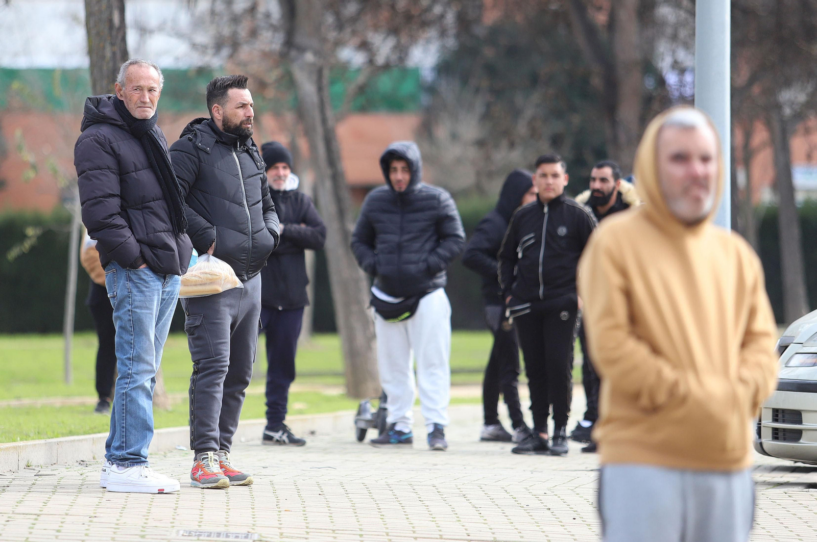 Imágenes del atrincherado que amenazaba con hacer estallar una bombona en el Torrejón, Huelva