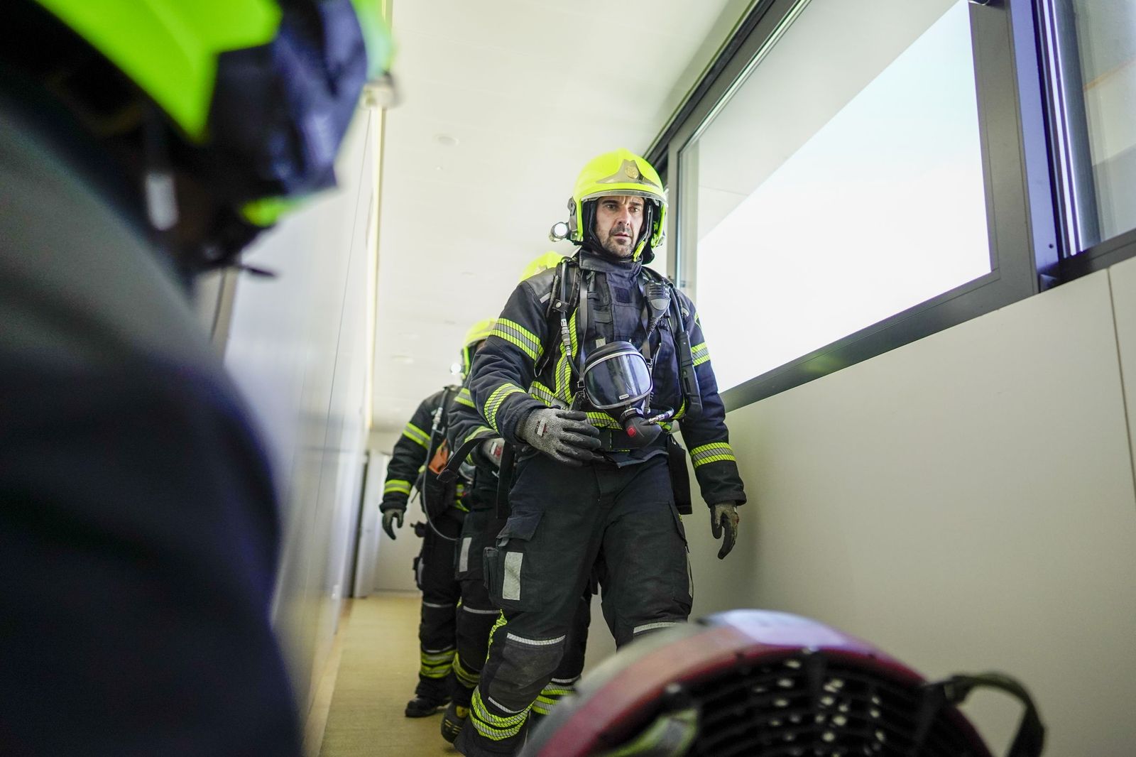 El simulacro de incendio organizado por el Servicio de Extinción de Incendios de los Bomberos, en imágenes