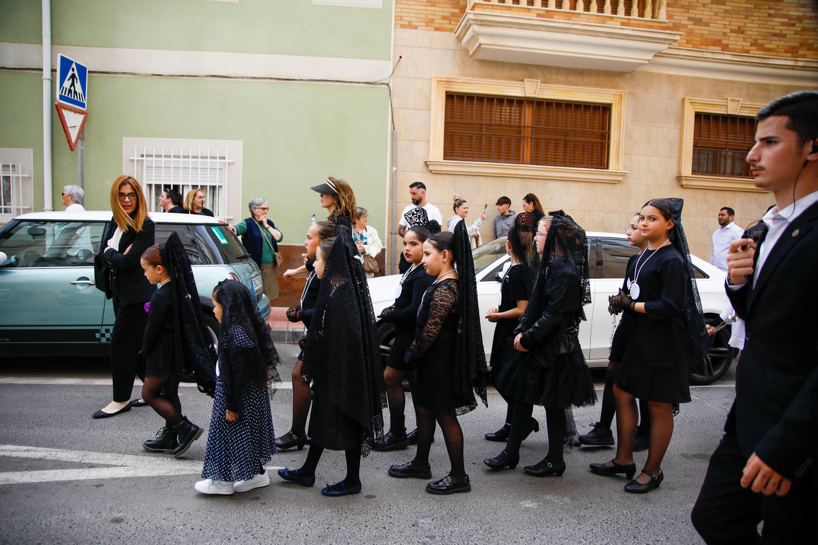 Las imágenes del CEIP San Fernando de El Zapillo de la ciudad de Almería en procesión en el viernes de dolores