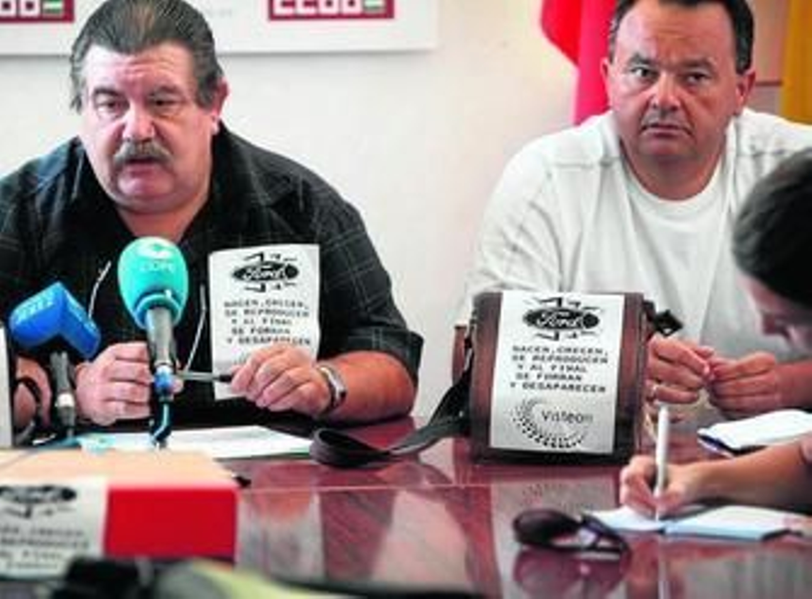 José Manuel Trillo y José María Romero, ayer, durante la rueda de prensa en el edificio de los sindicatos.
